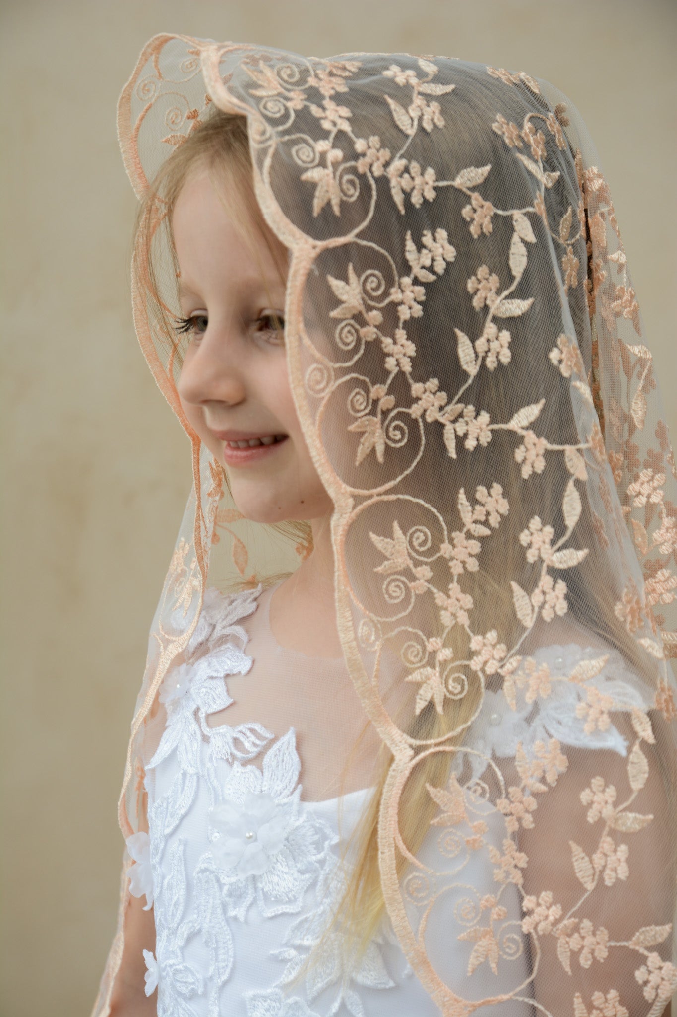 PEACH CHILD VEIL