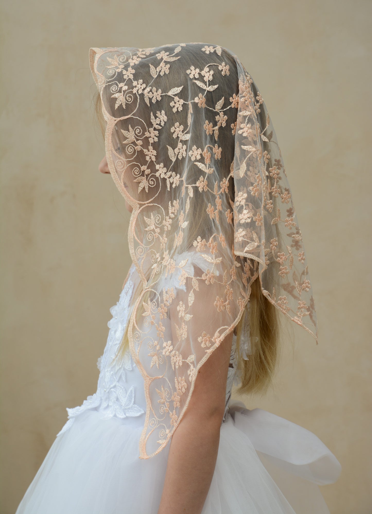 PEACH CHILD VEIL