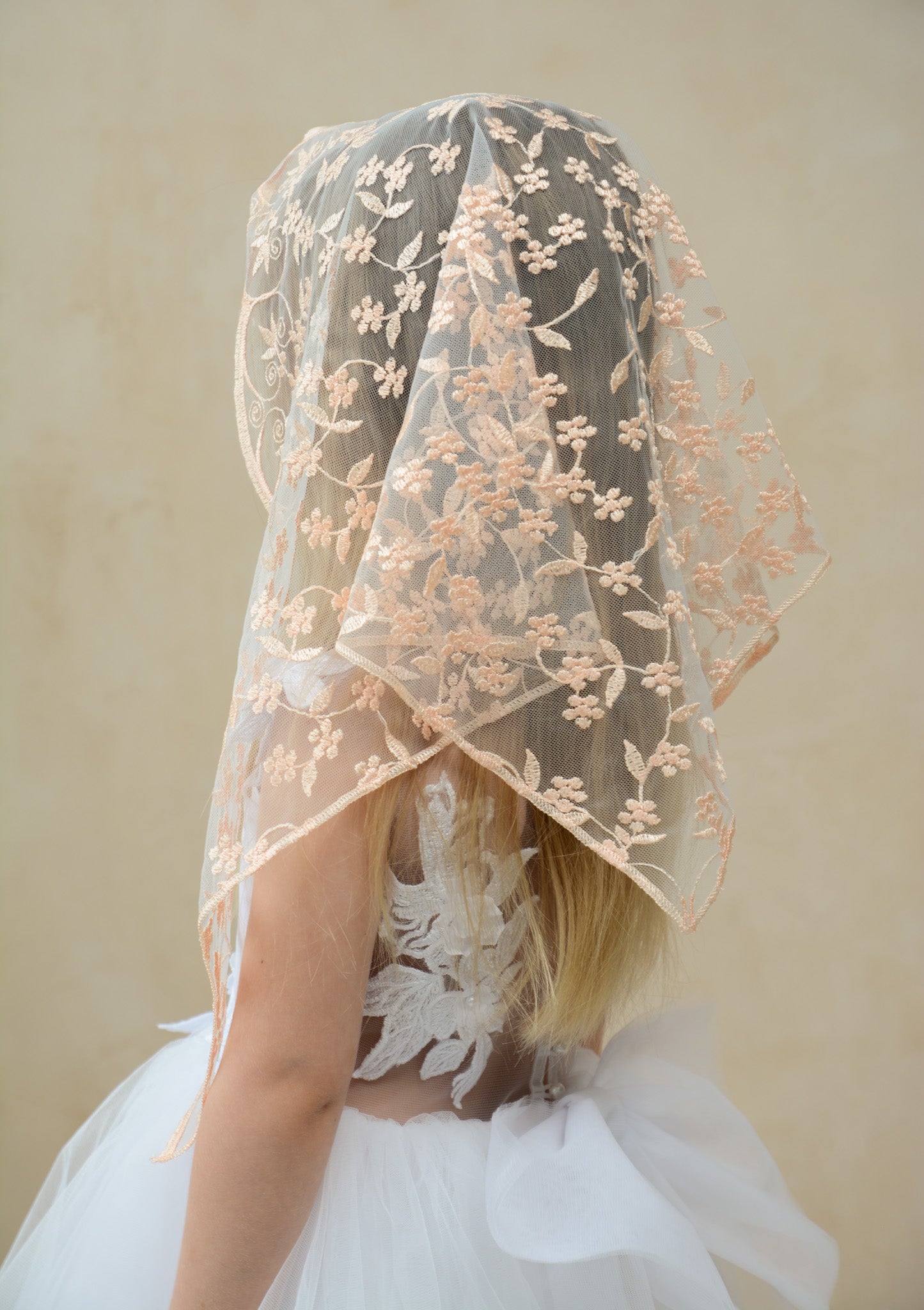 PEACH CHILD VEIL