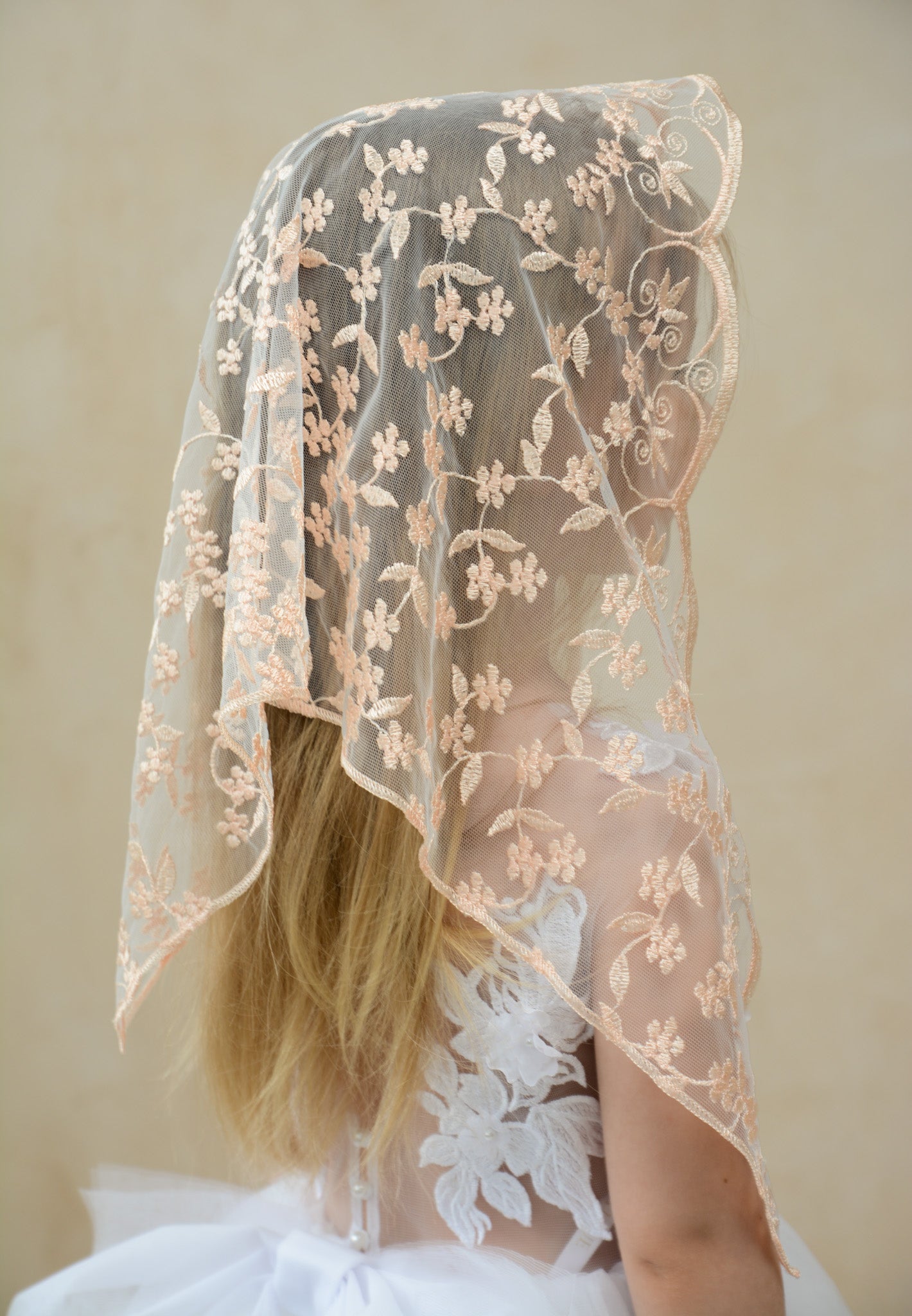 PEACH CHILD VEIL