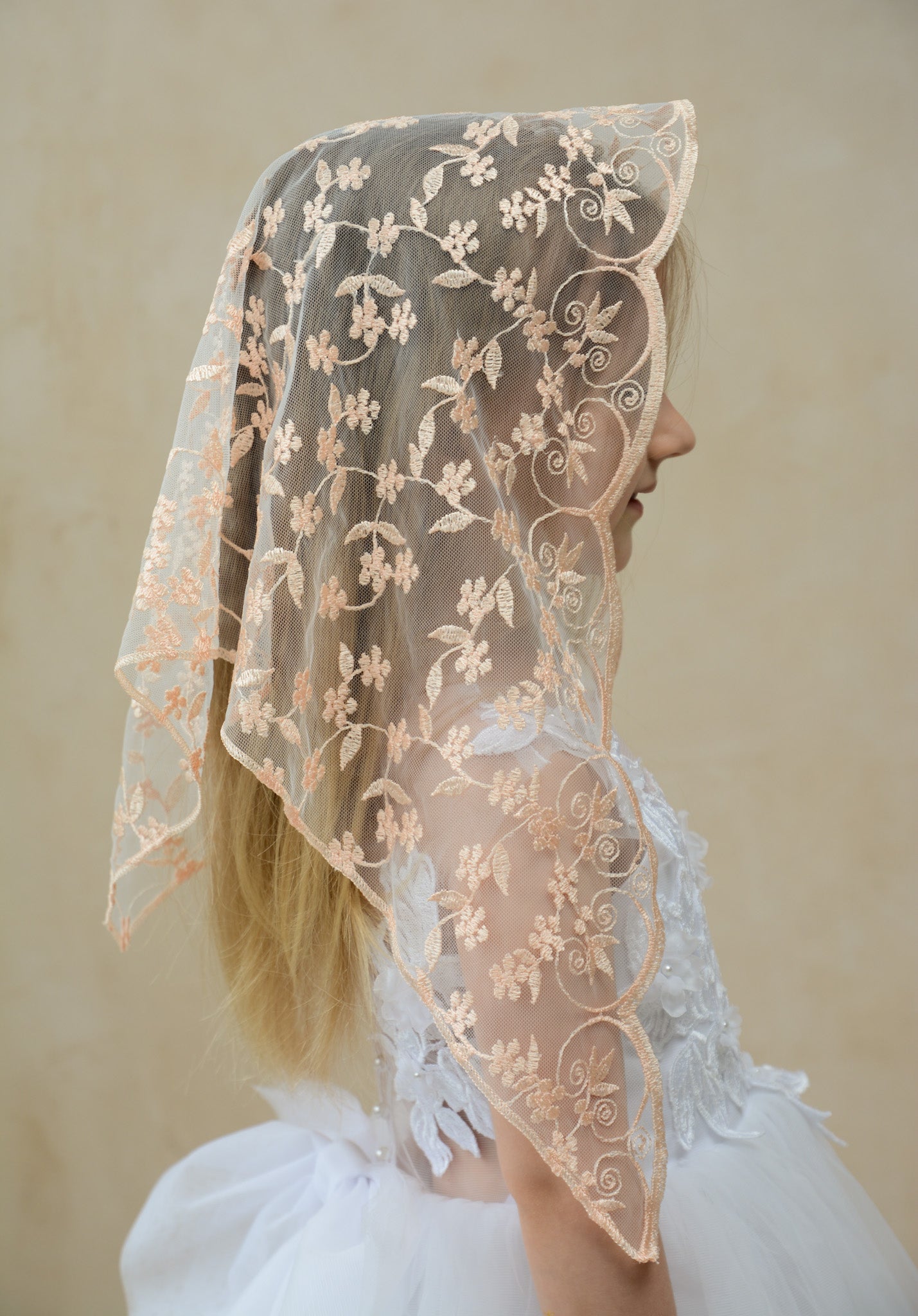 PEACH CHILD VEIL
