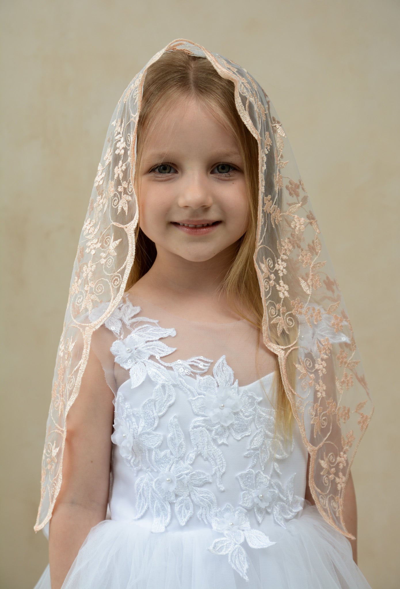 PEACH CHILD VEIL