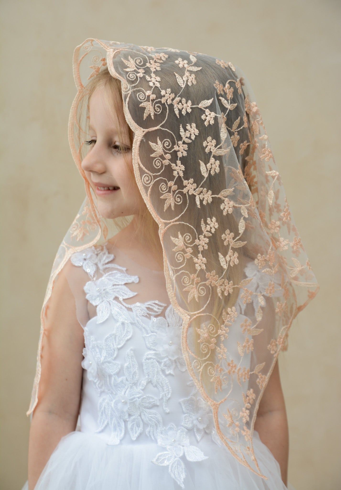 PEACH CHILD VEIL