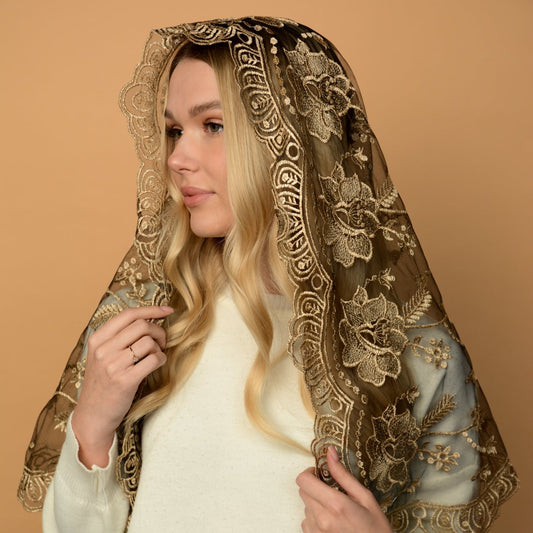 LONG GOLD MANTILLA