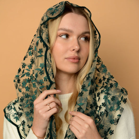 Green Infinity Mantilla