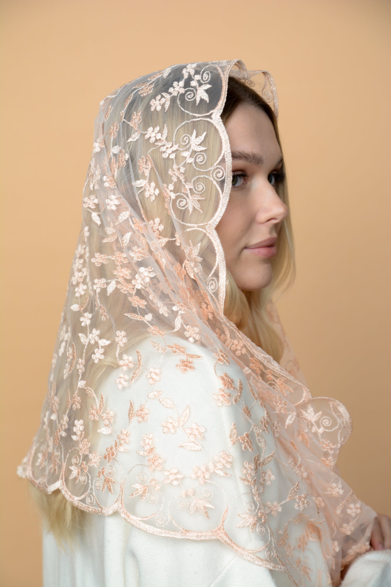 PEACH FLORAL MANTILLA