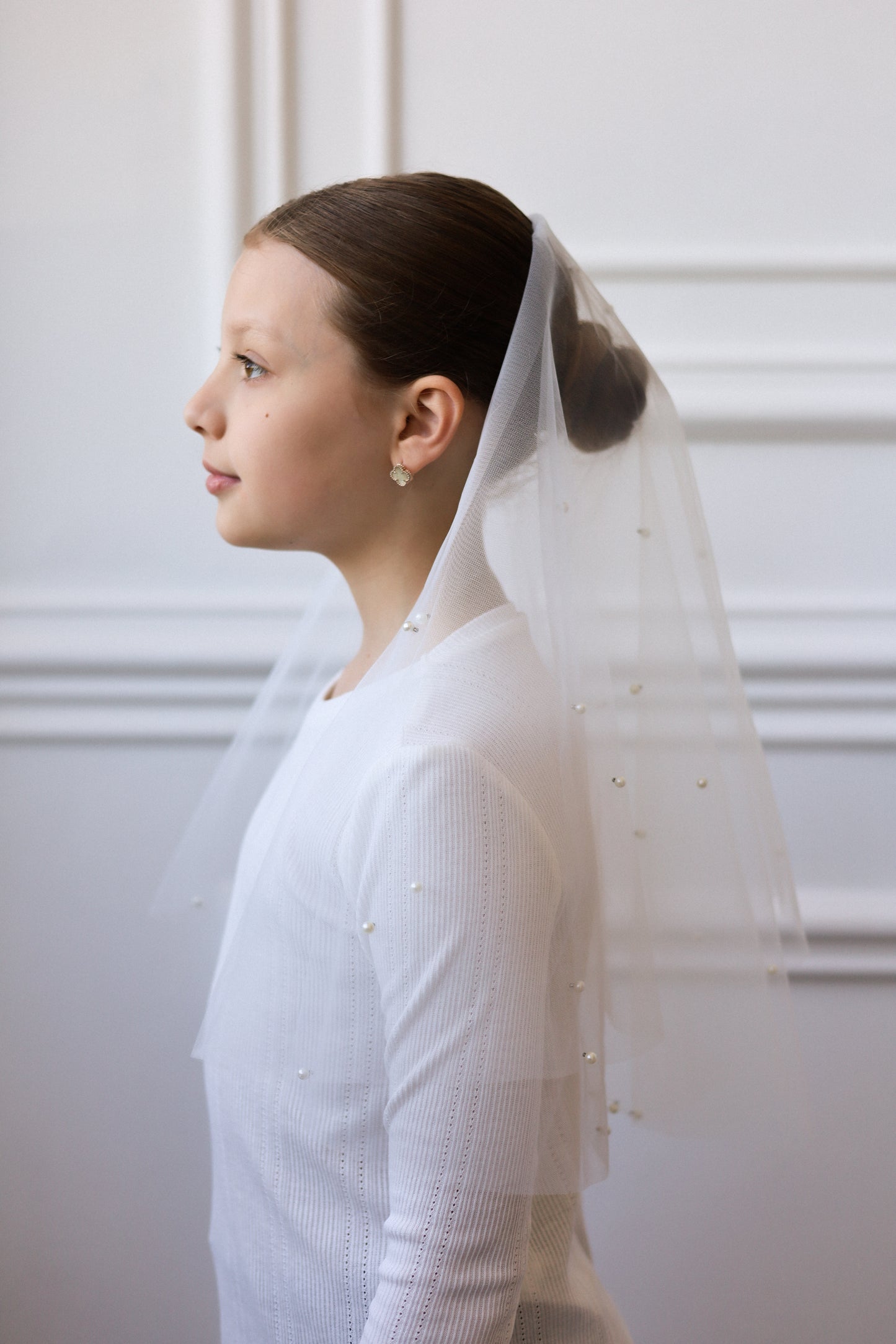 TULLE & PEARL MANTILLA
