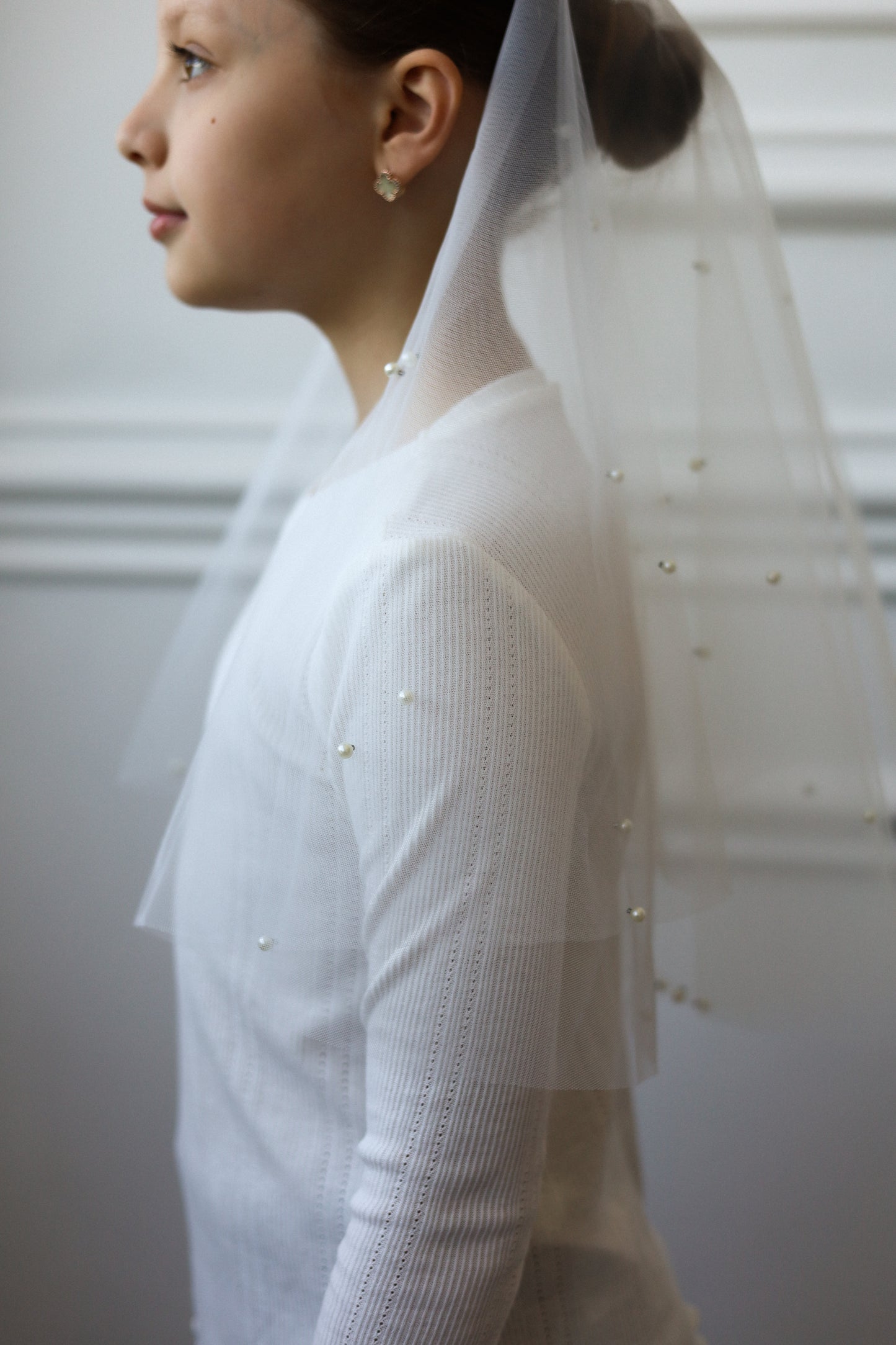 TULLE & PEARL MANTILLA
