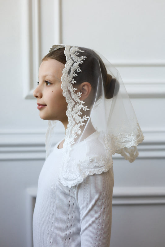 CHILD VEIL WITH SHINY LACE