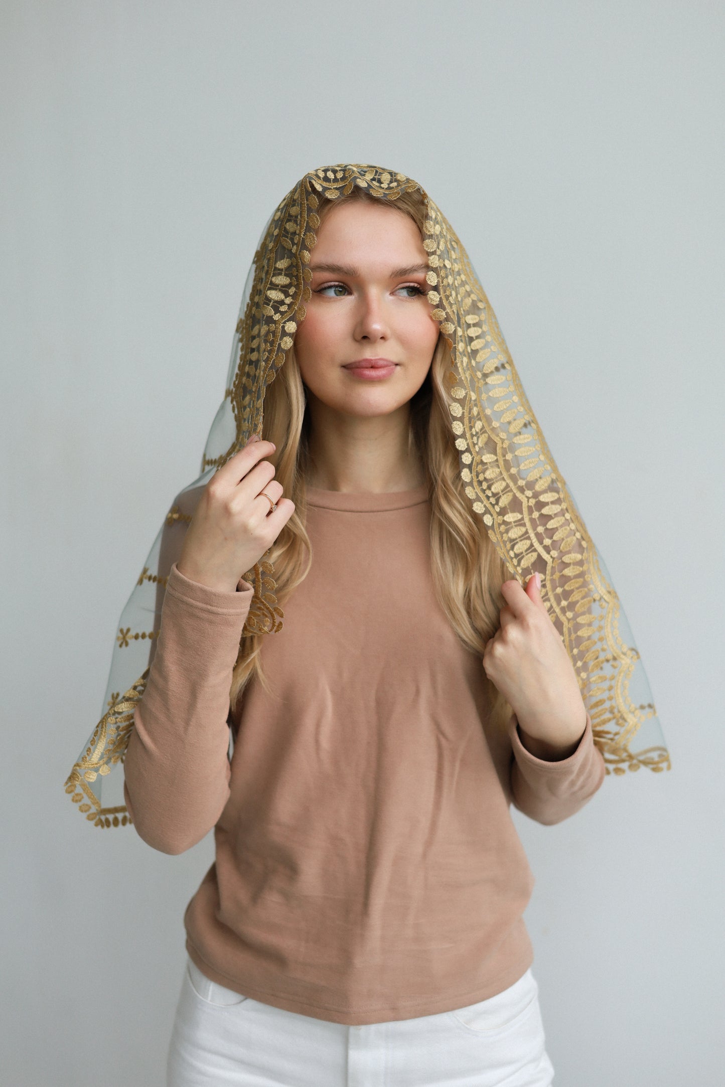 MANTILLA WITH JESUS ON THE BACK