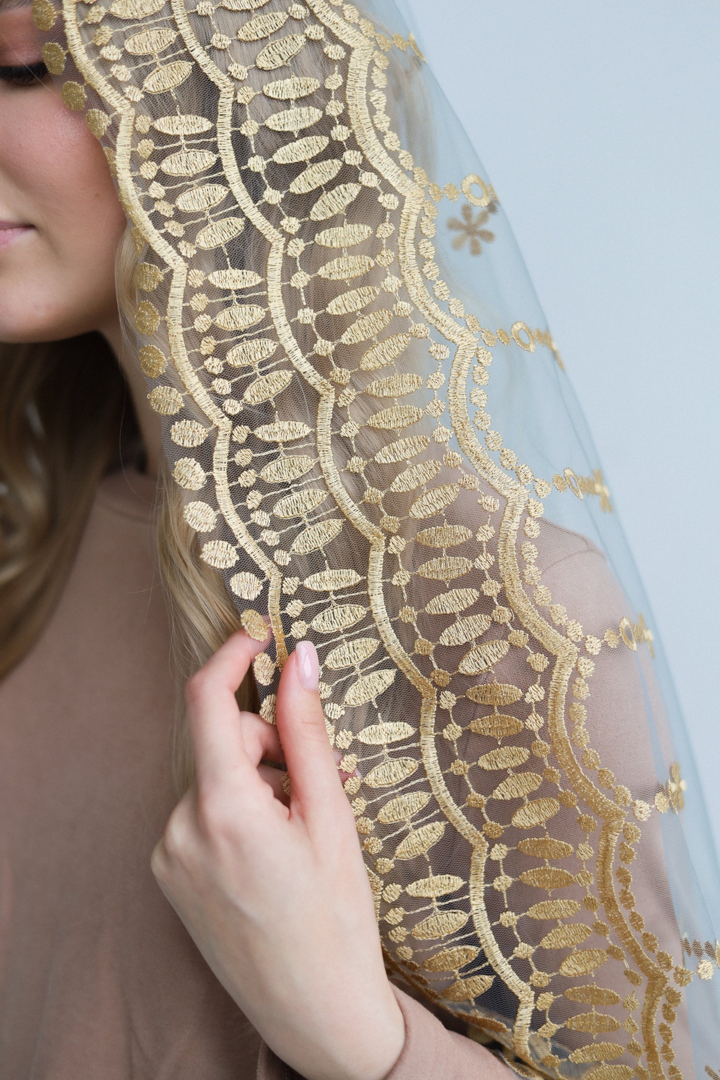 MANTILLA WITH JESUS ON THE BACK