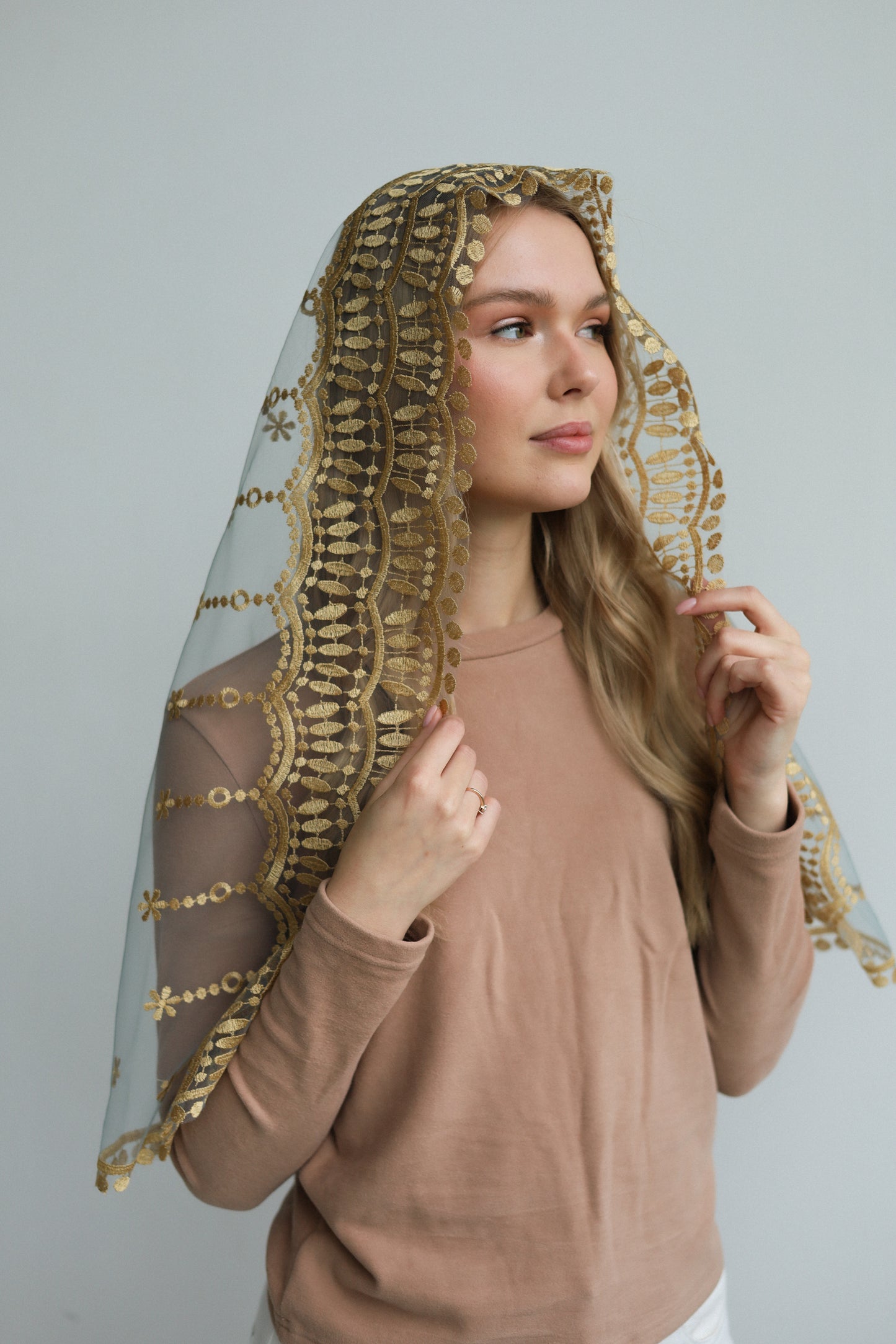 MANTILLA WITH JESUS ON THE BACK