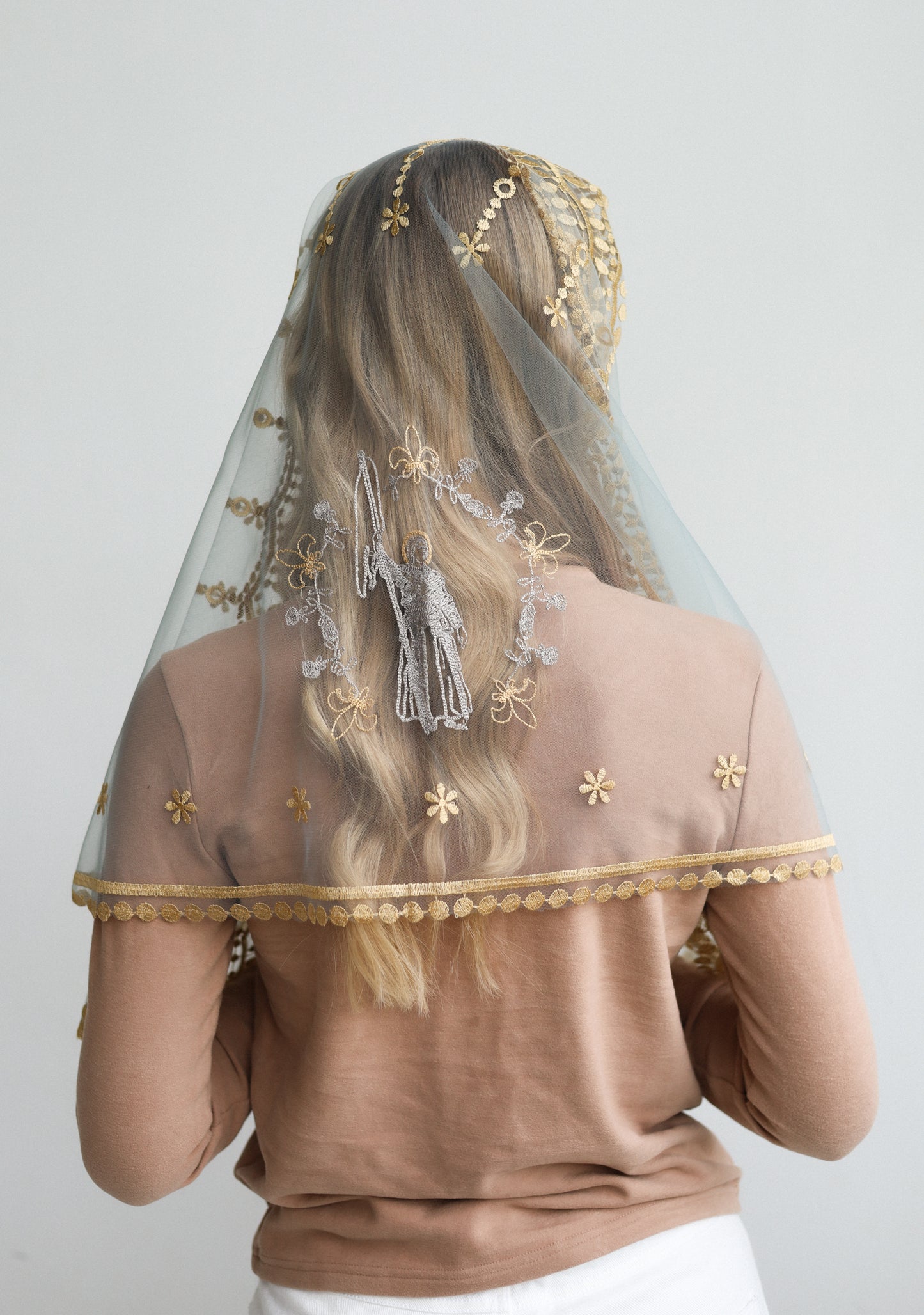 MANTILLA WITH JESUS ON THE BACK