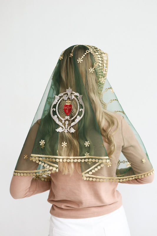 VEIL WITH HEART EMBROIDERY