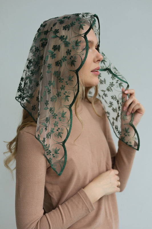 TRIANGLE GREEN VEIL