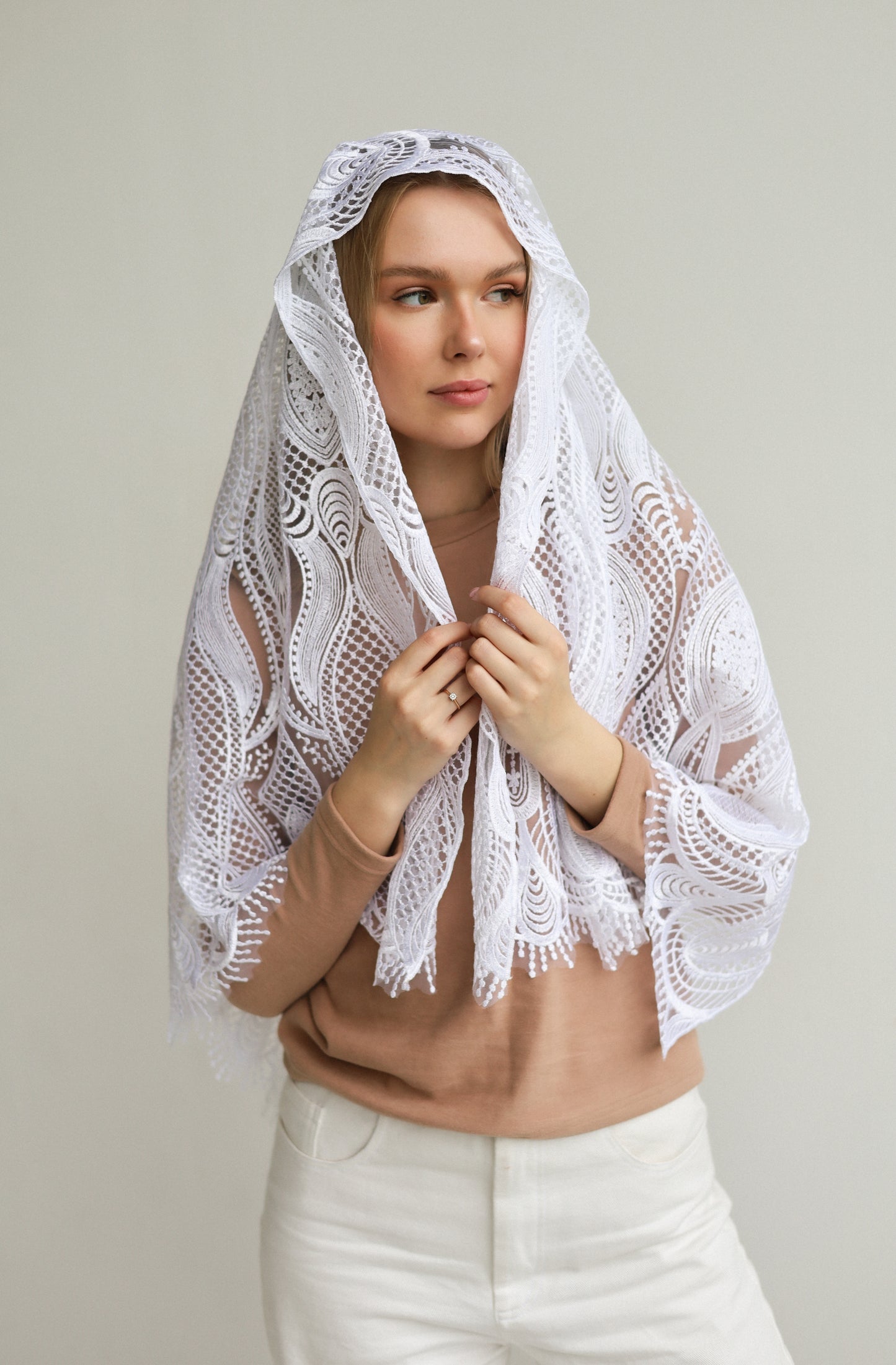 EXTRA LONG WHITE VEIL