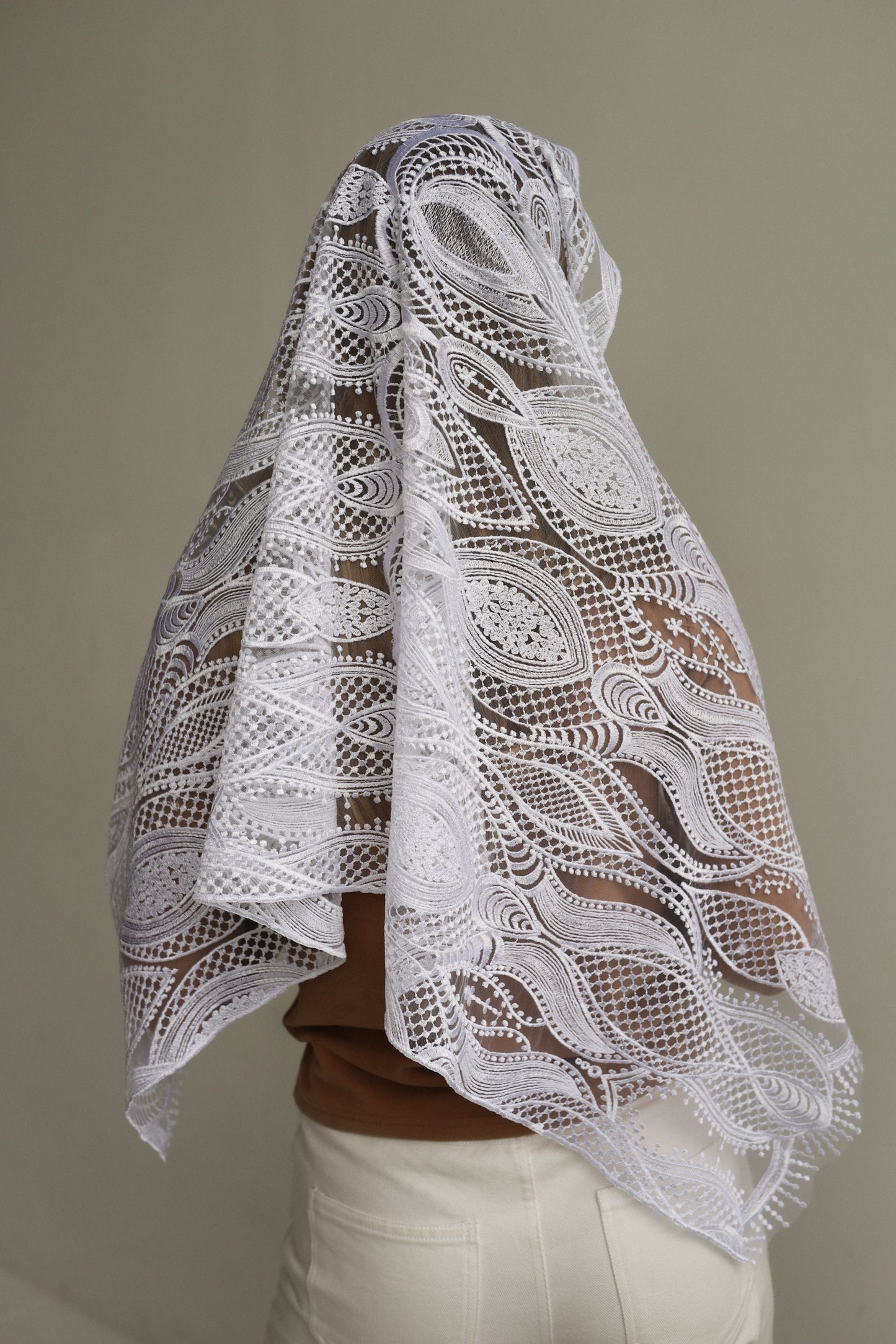 EXTRA LONG WHITE VEIL