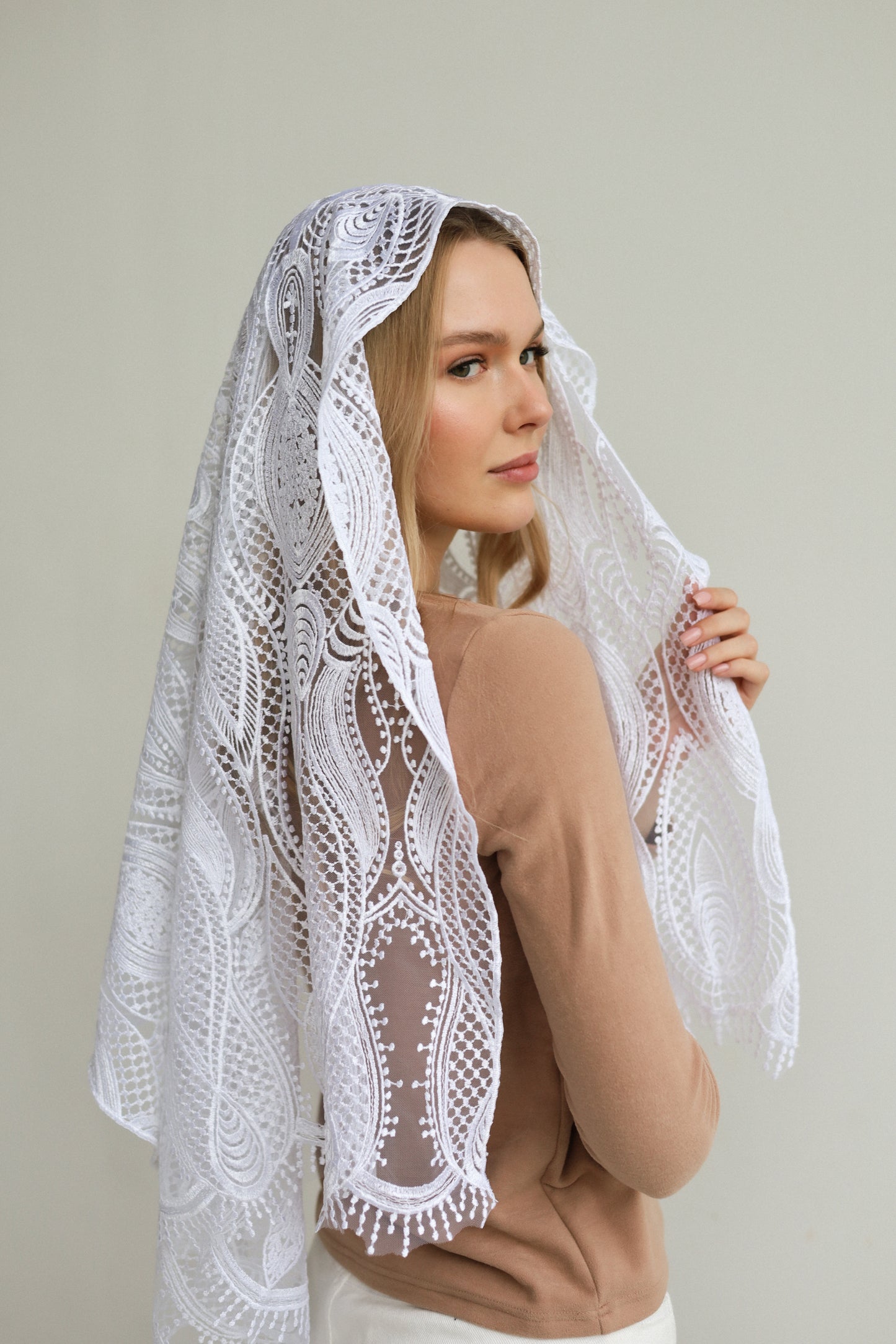 EXTRA LONG WHITE VEIL