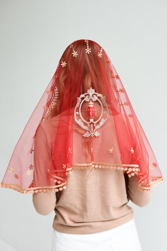 RED VEIL WITH HEART