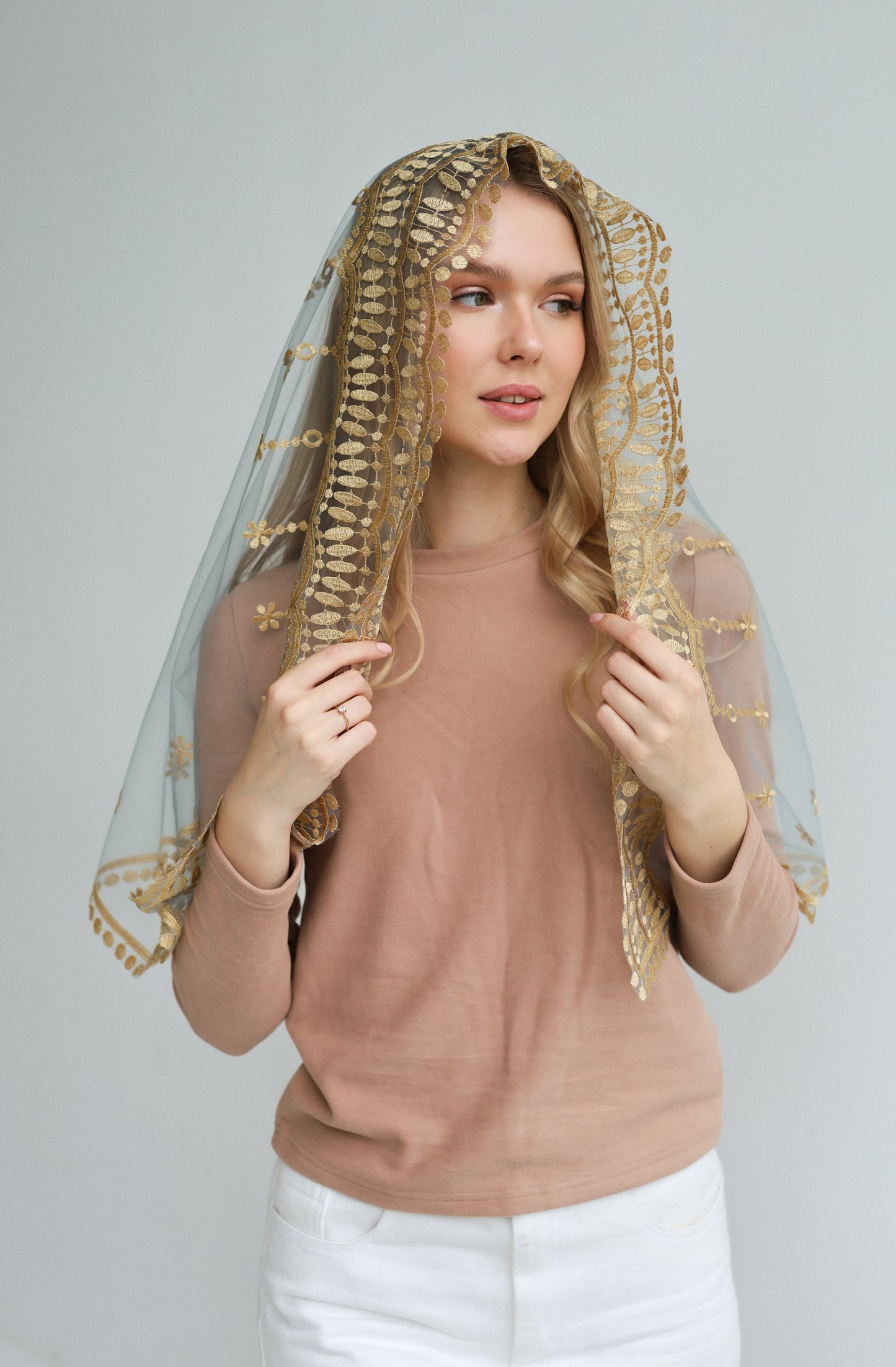 MANTILLA WITH HEART EMBROIDERY