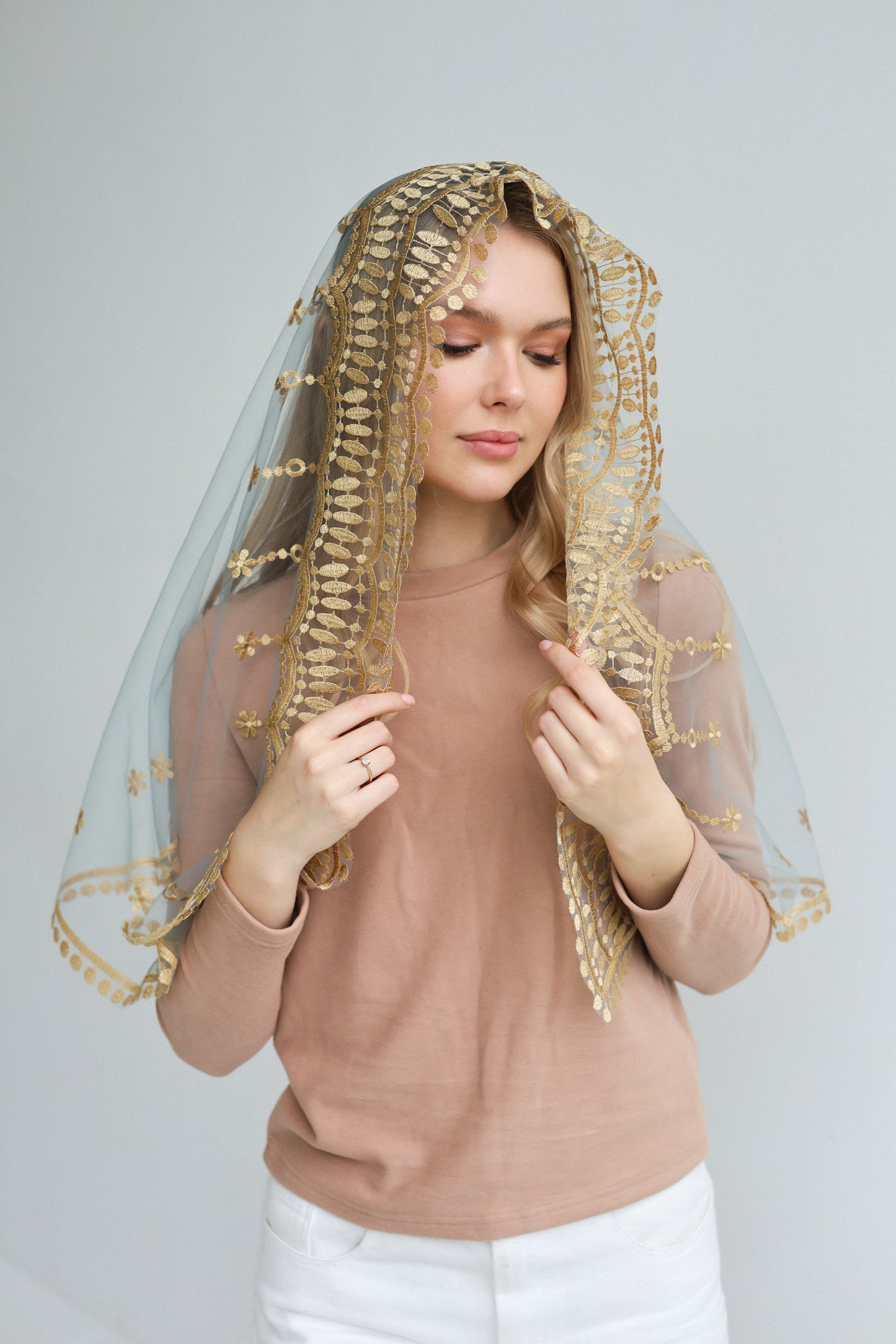 MANTILLA WITH HEART EMBROIDERY