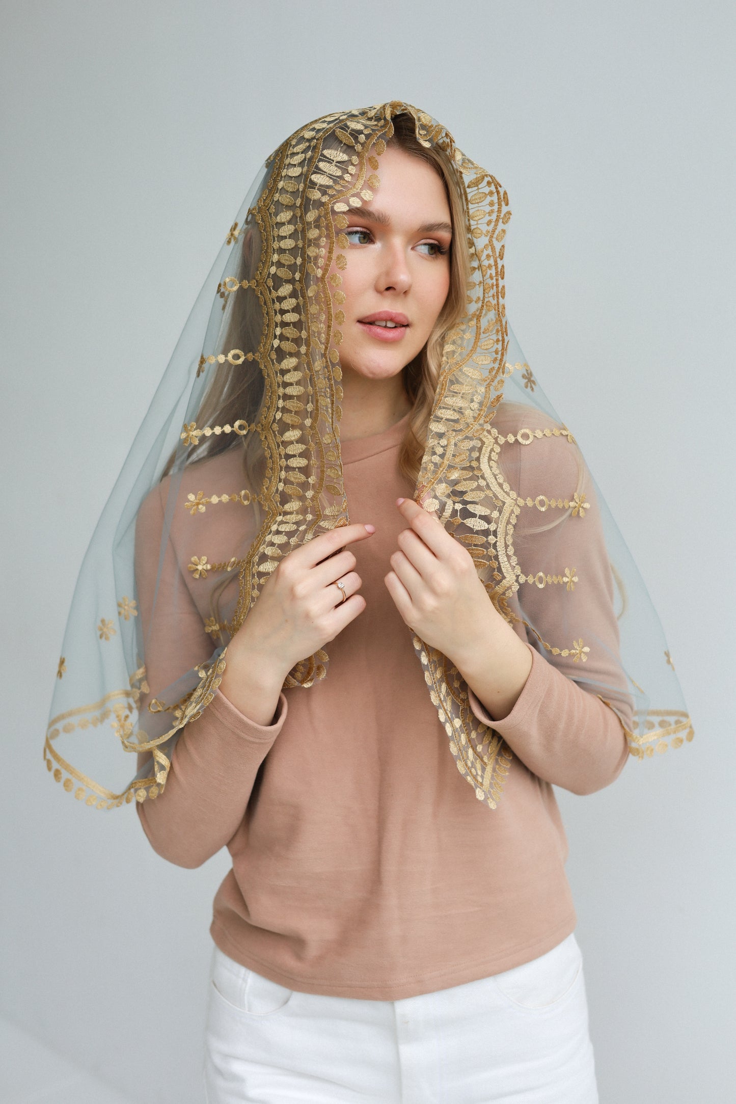 MANTILLA WITH HEART EMBROIDERY