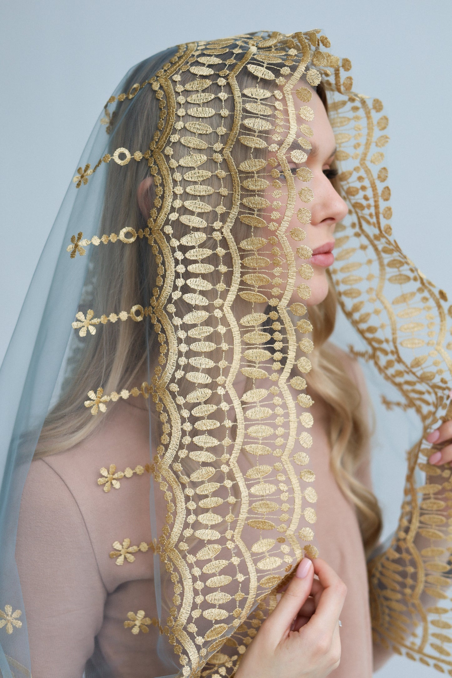 MANTILLA WITH HEART EMBROIDERY