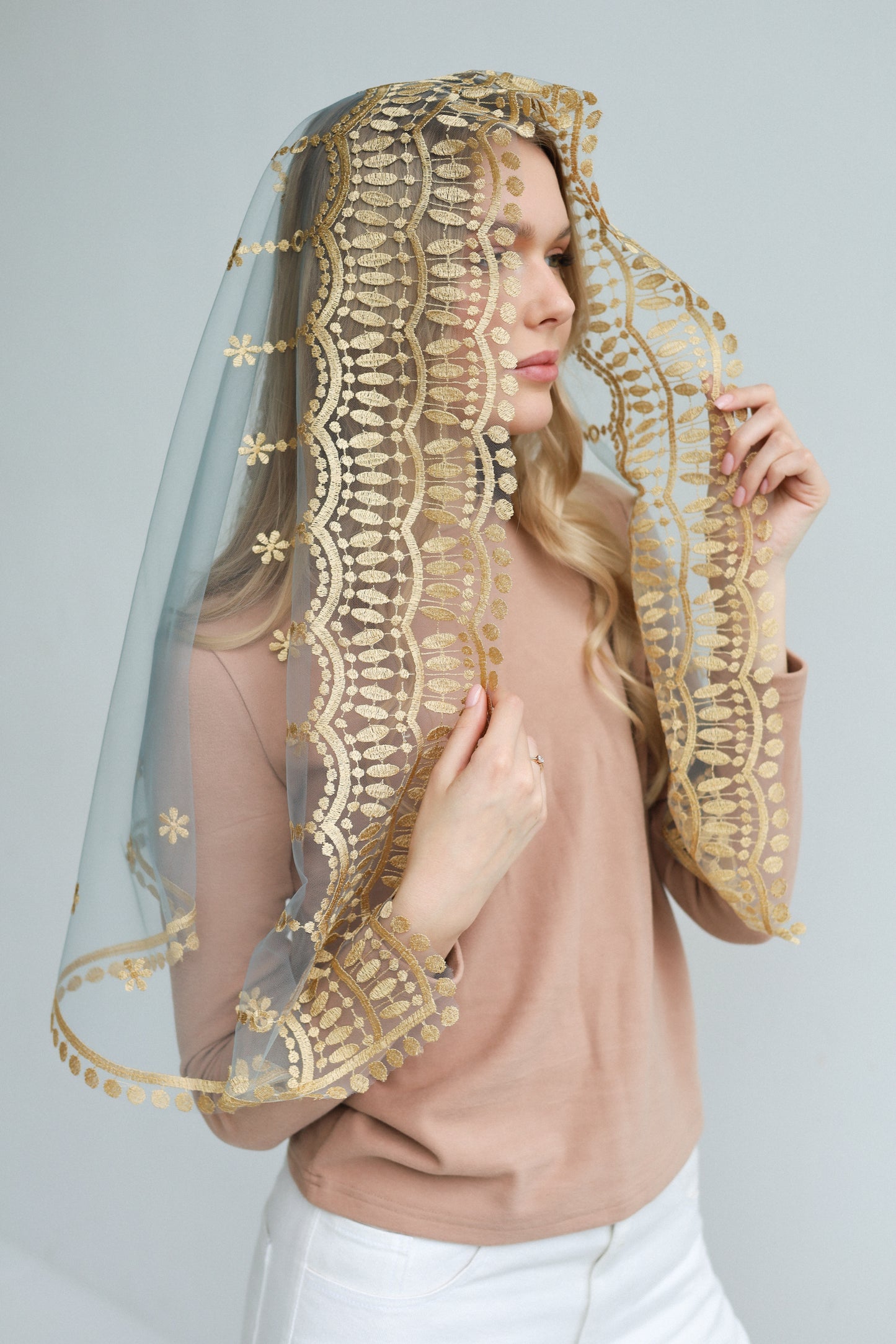 MANTILLA WITH HEART EMBROIDERY