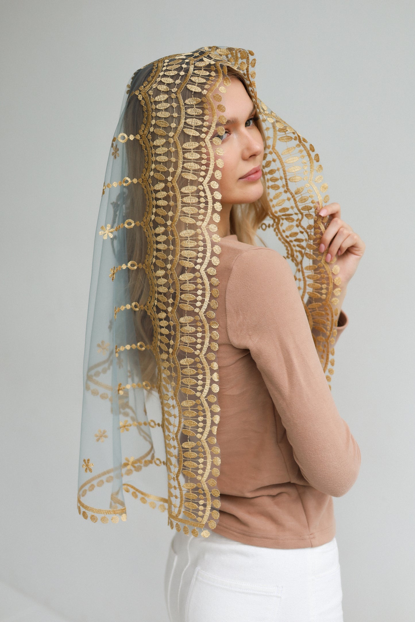 MANTILLA WITH HEART EMBROIDERY