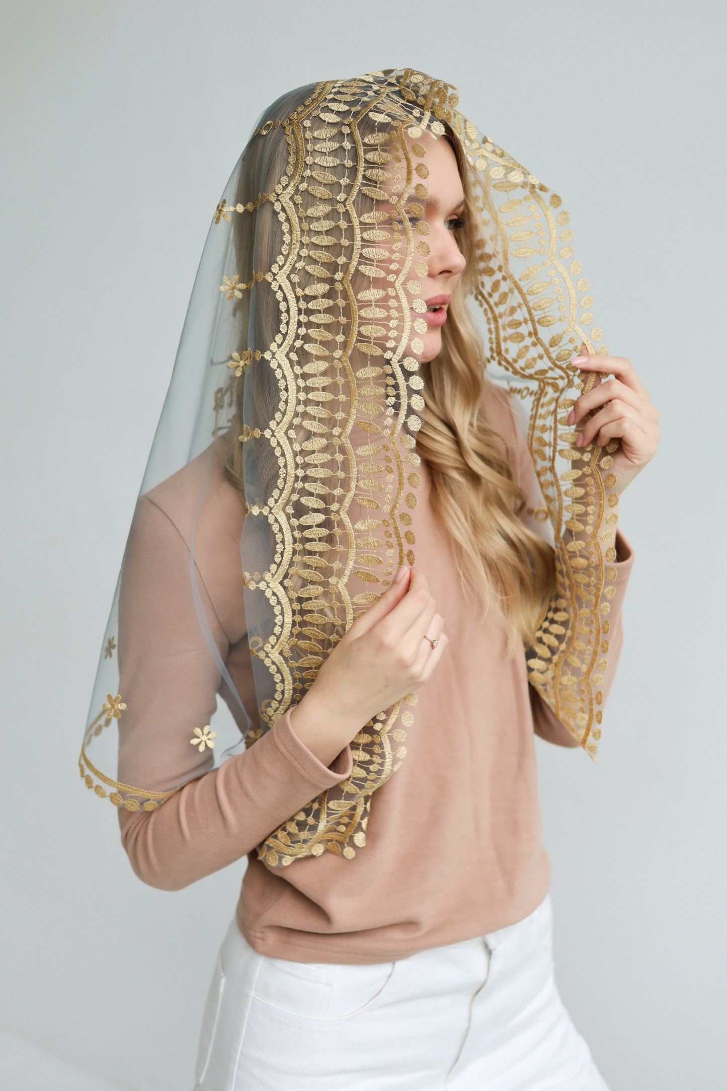 AVE MARIA EMBROIDERY VEIL