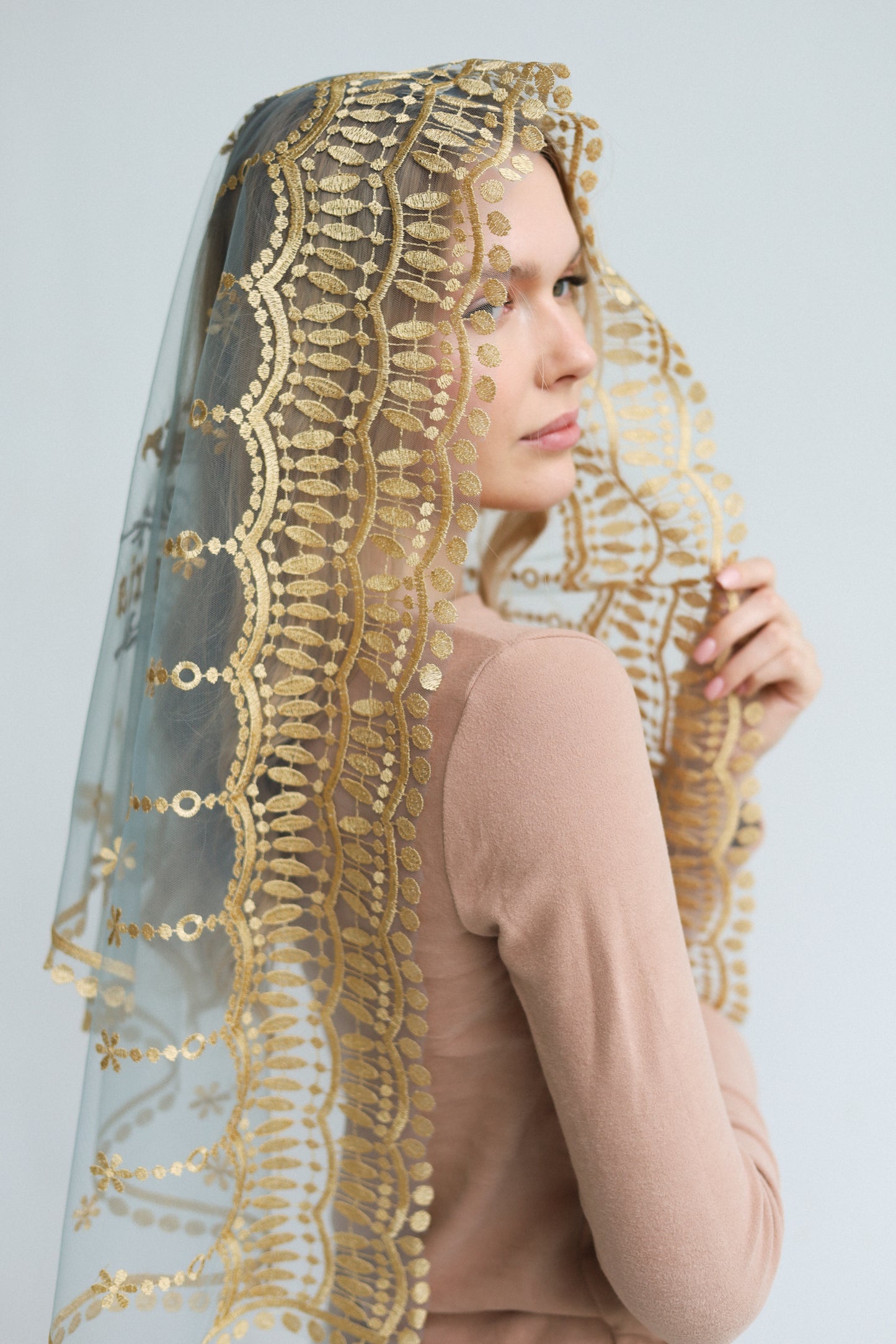 AVE MARIA EMBROIDERY VEIL