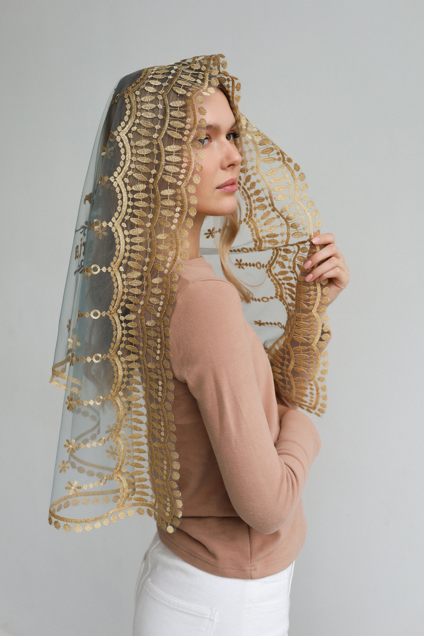 AVE MARIA EMBROIDERY VEIL