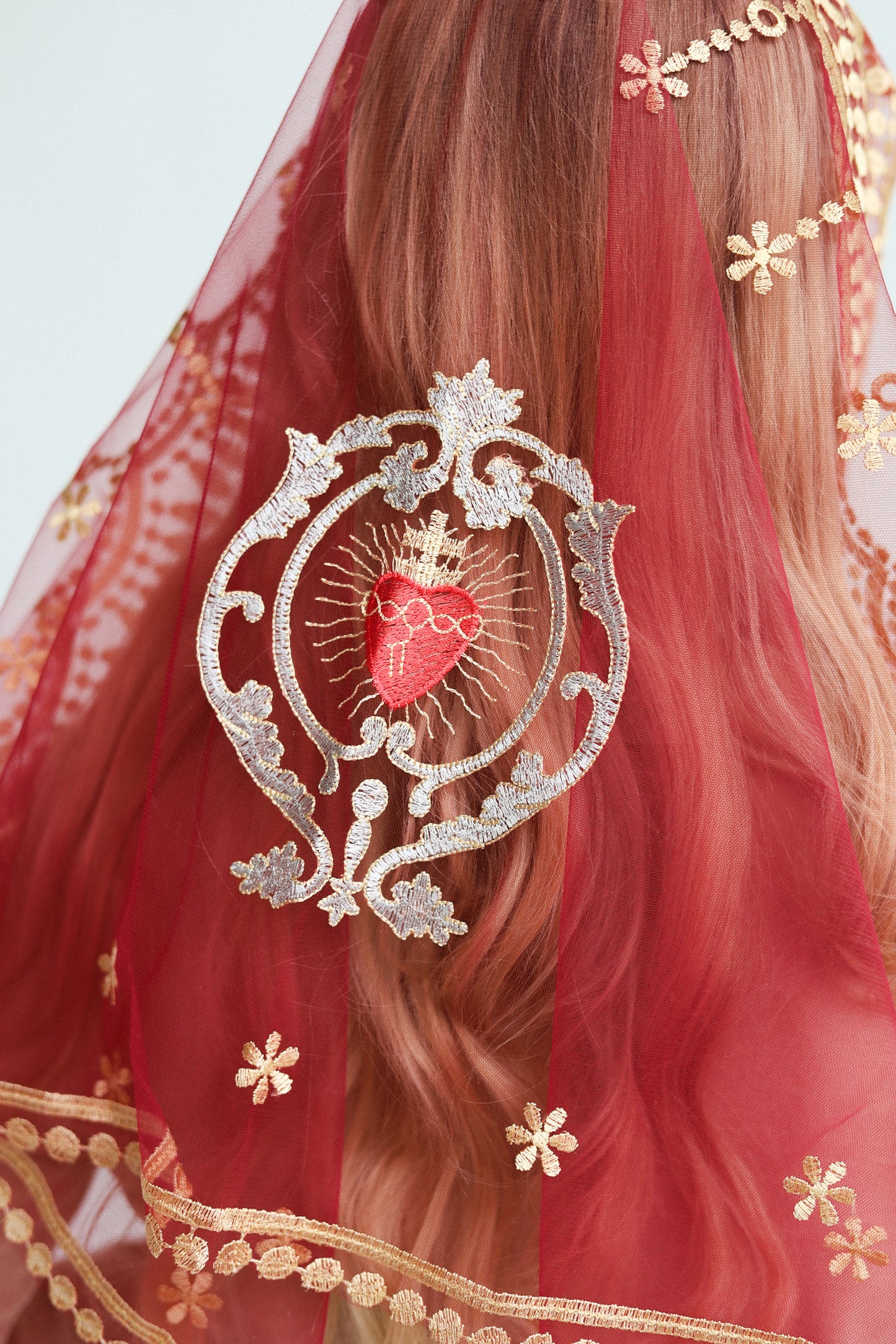 BUDGUNDY VEIL WITH HEART
