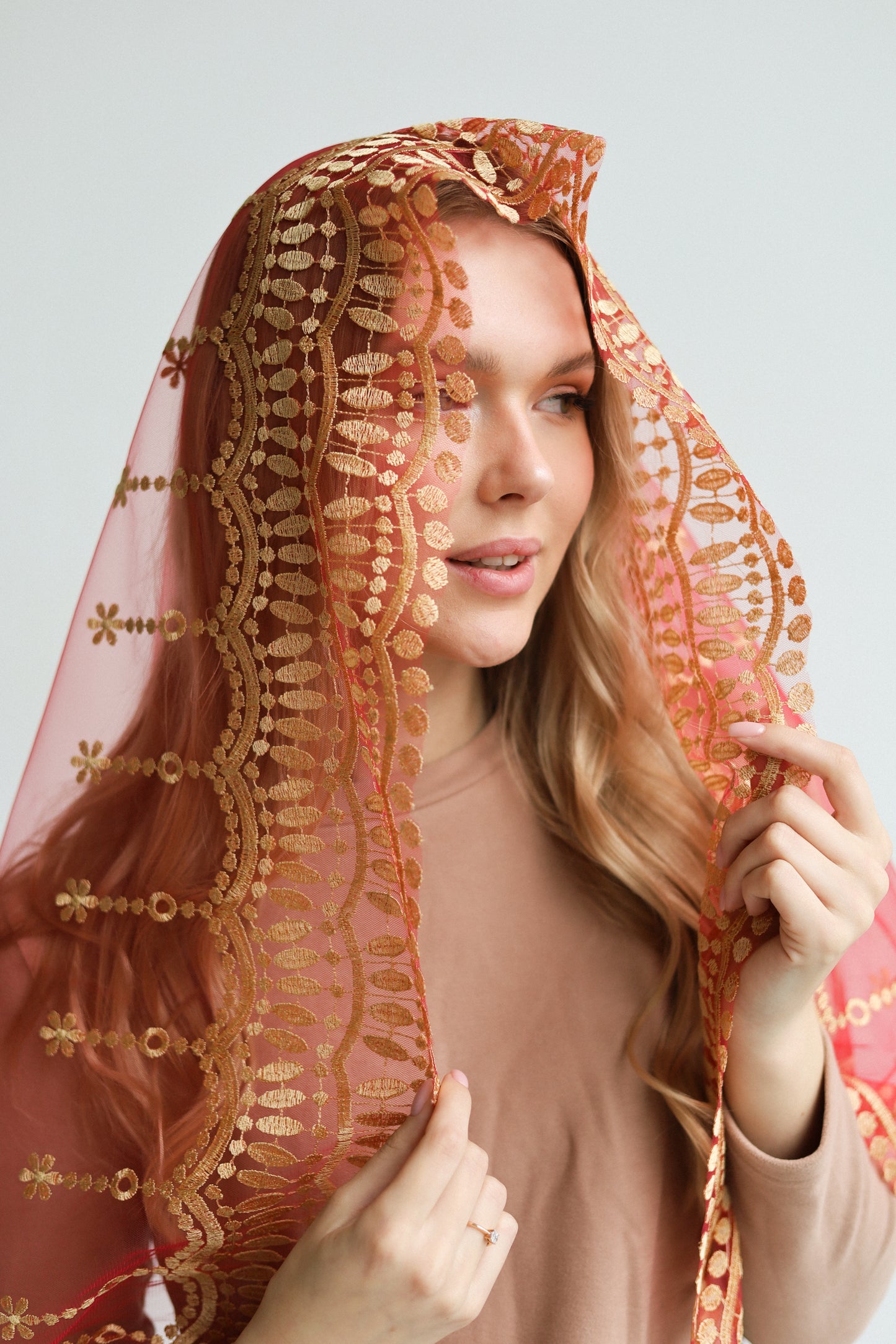 VEIL WITH SACRED HEART