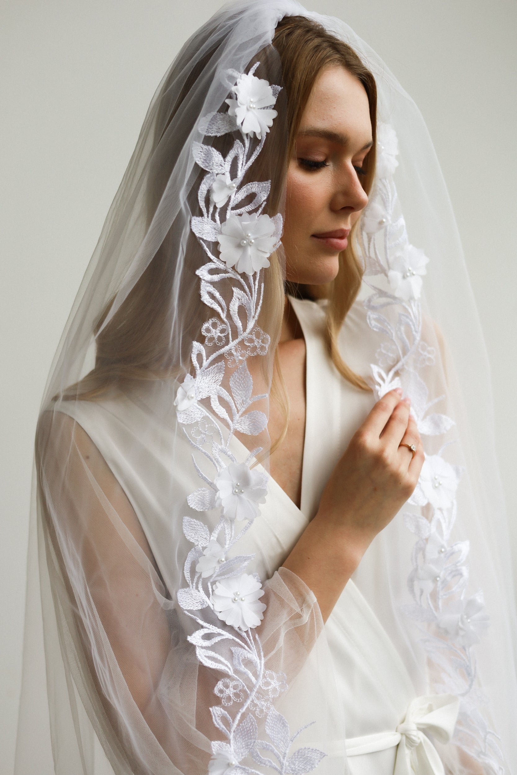 ALEXANDRA FLORAL VEIL - MariaVeils
