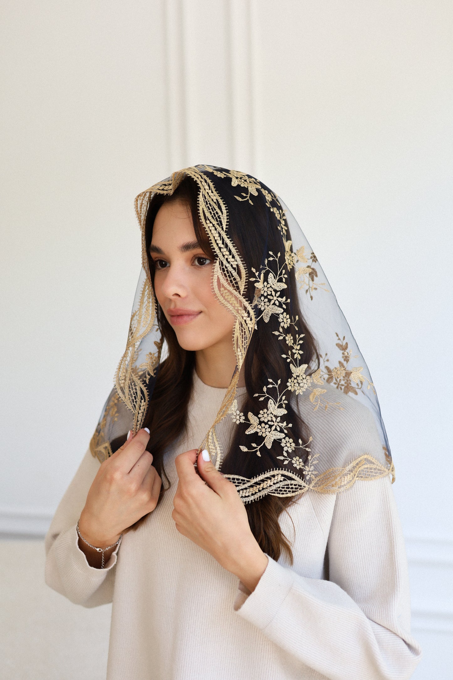 NEW GOLD & BLUE VEIL