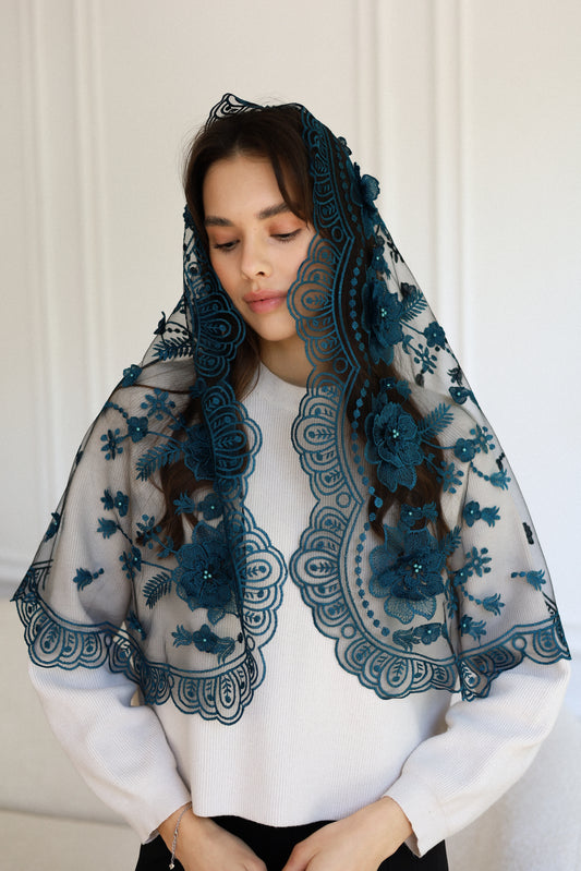 NEW 3D EMERALD MANTILLA