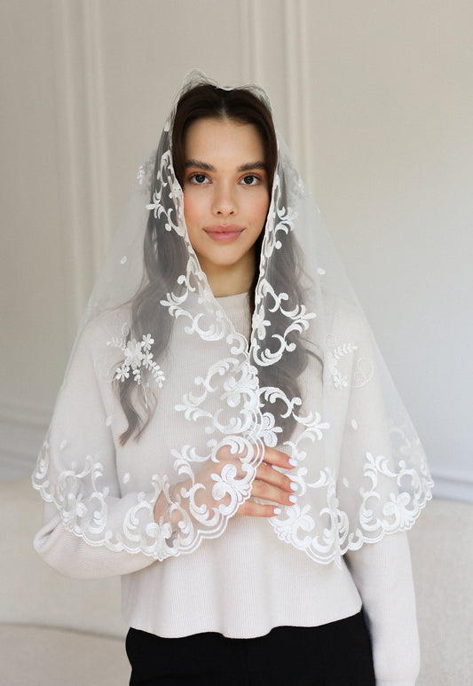 IVORY LONG MANTILLA