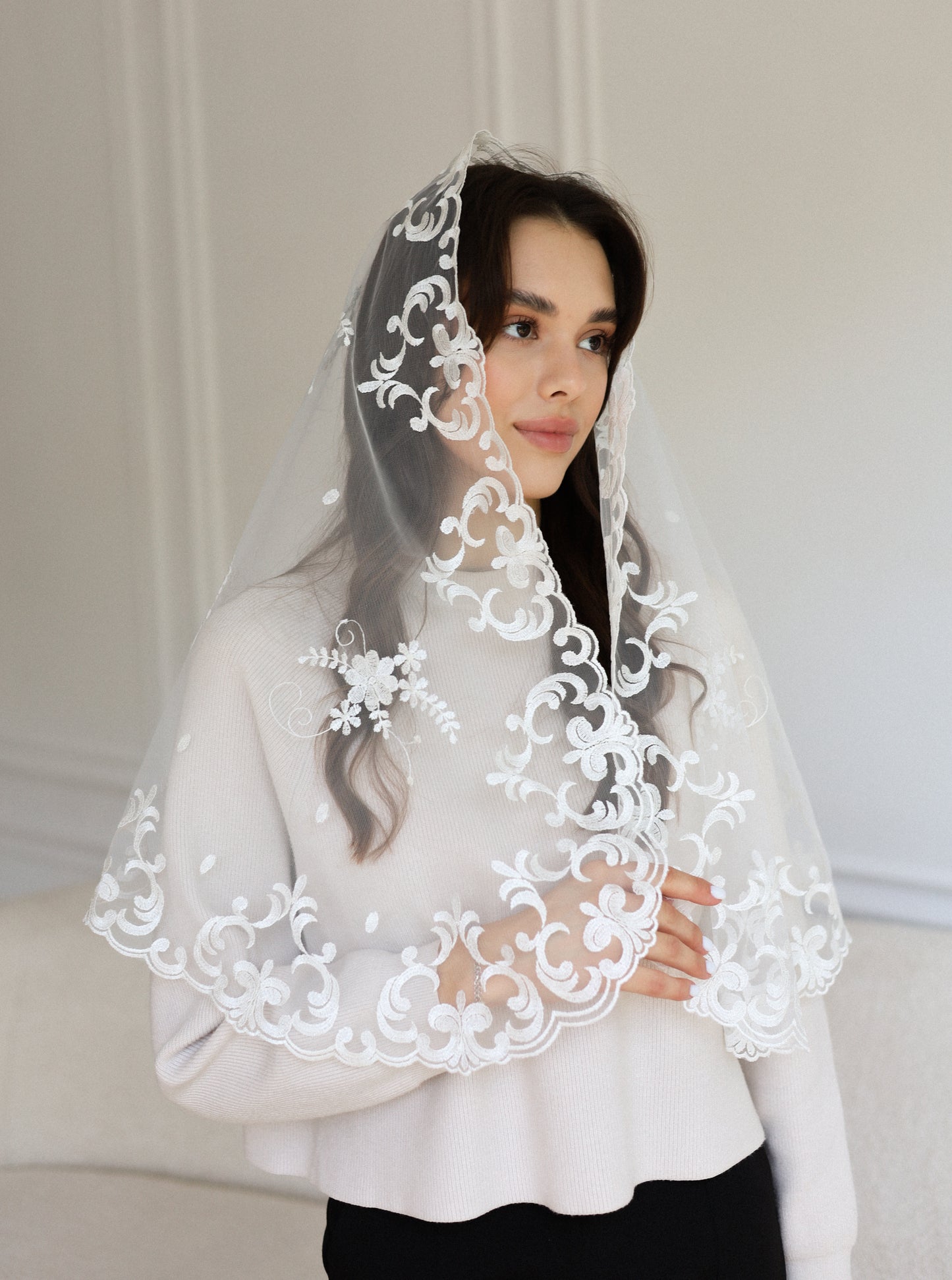 IVORY LONG MANTILLA