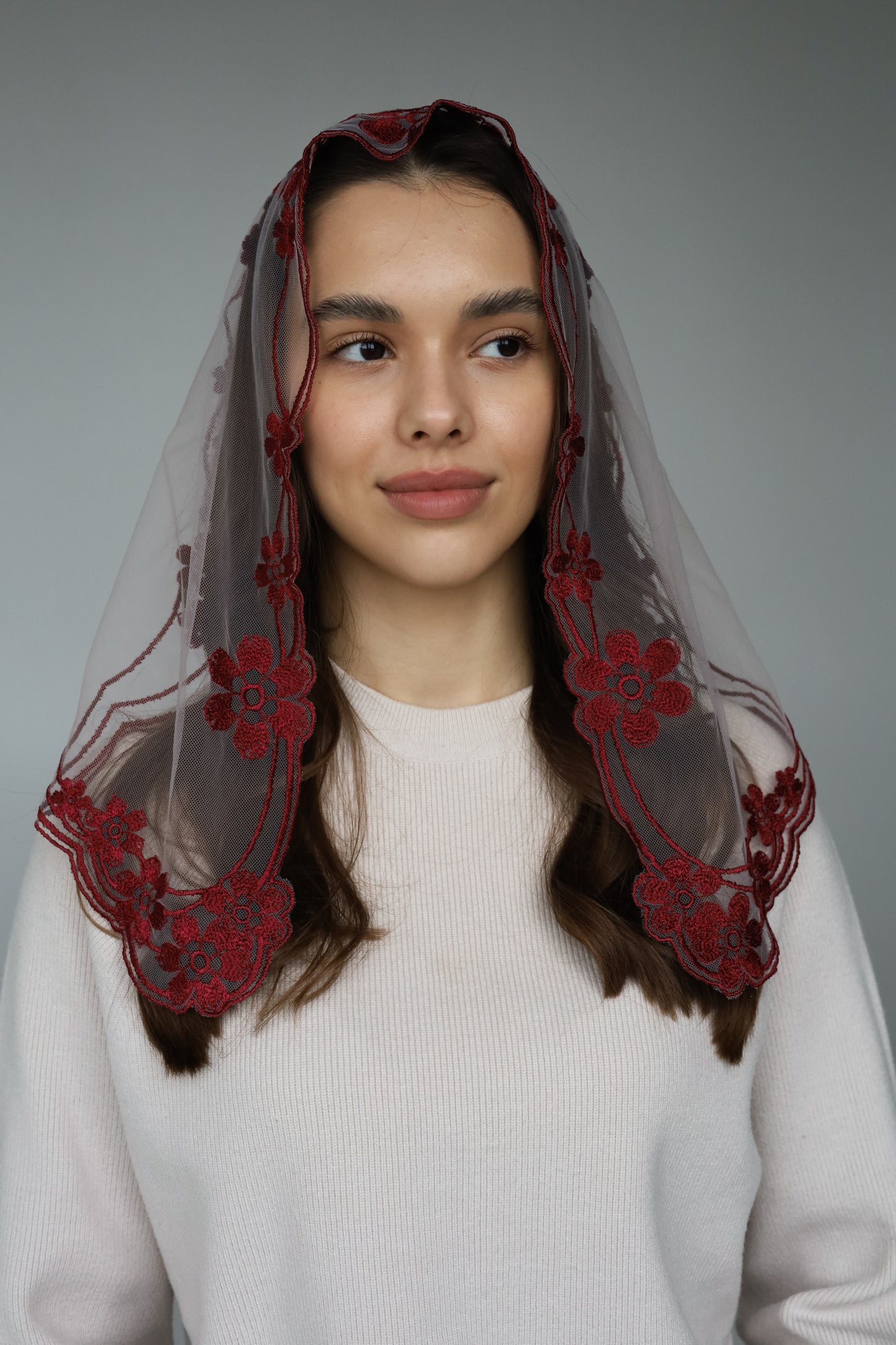 SHORT BURGUNDY VEIL - MariaVeils