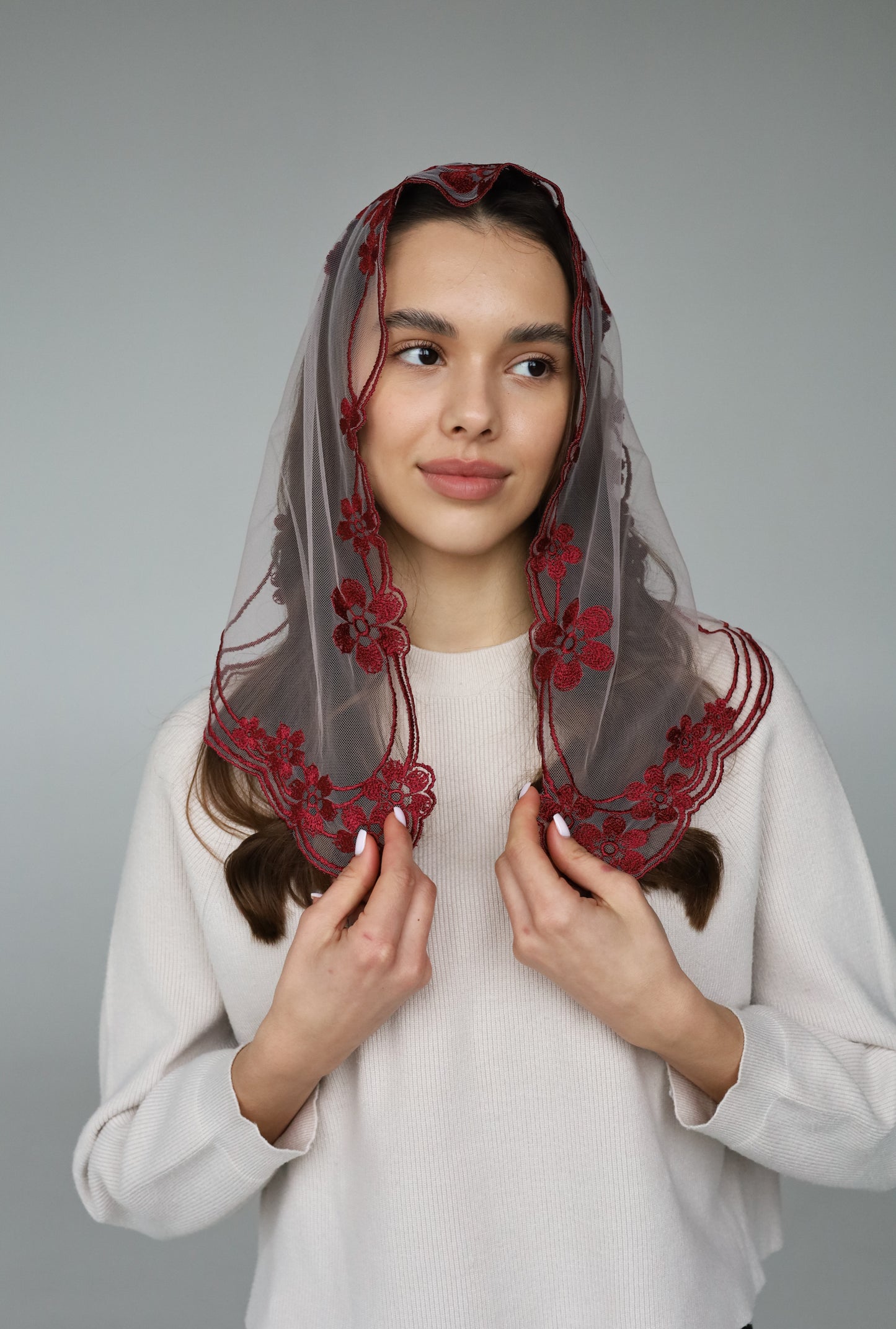SHORT BURGUNDY VEIL - MariaVeils