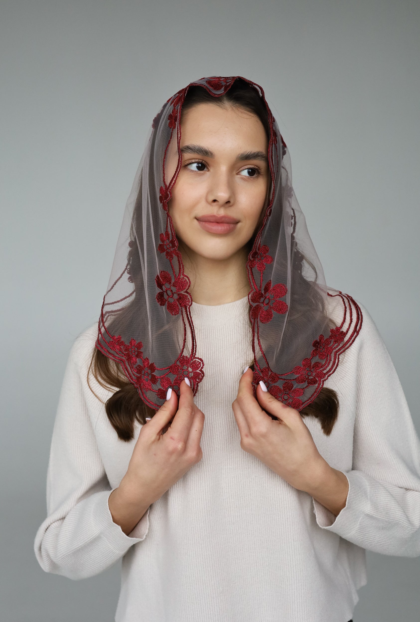 SHORT BURGUNDY VEIL - MariaVeils