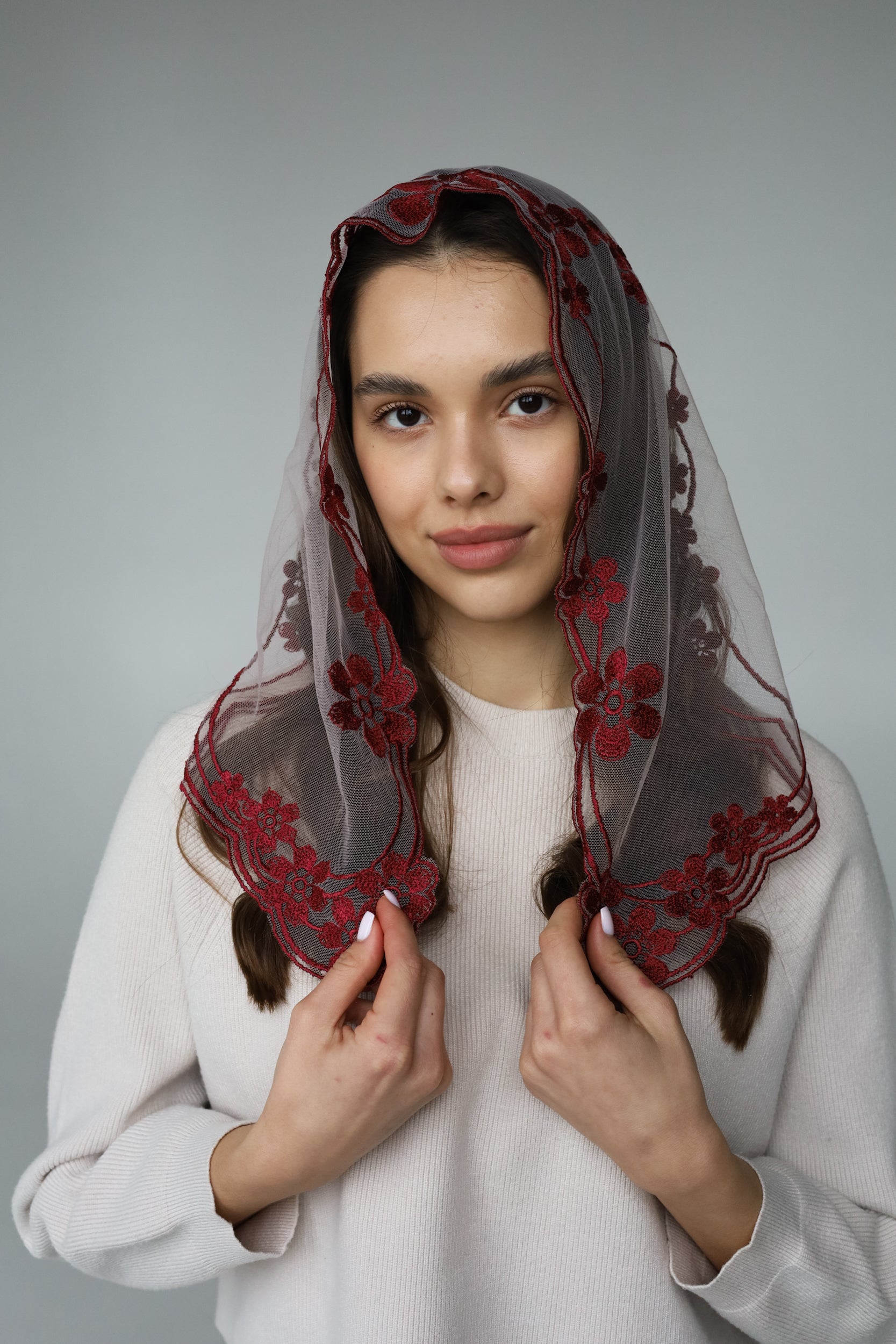 SHORT BURGUNDY VEIL - MariaVeils