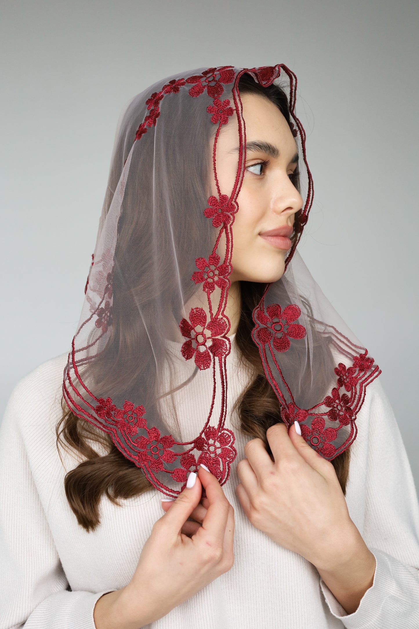 SHORT BURGUNDY VEIL - MariaVeils