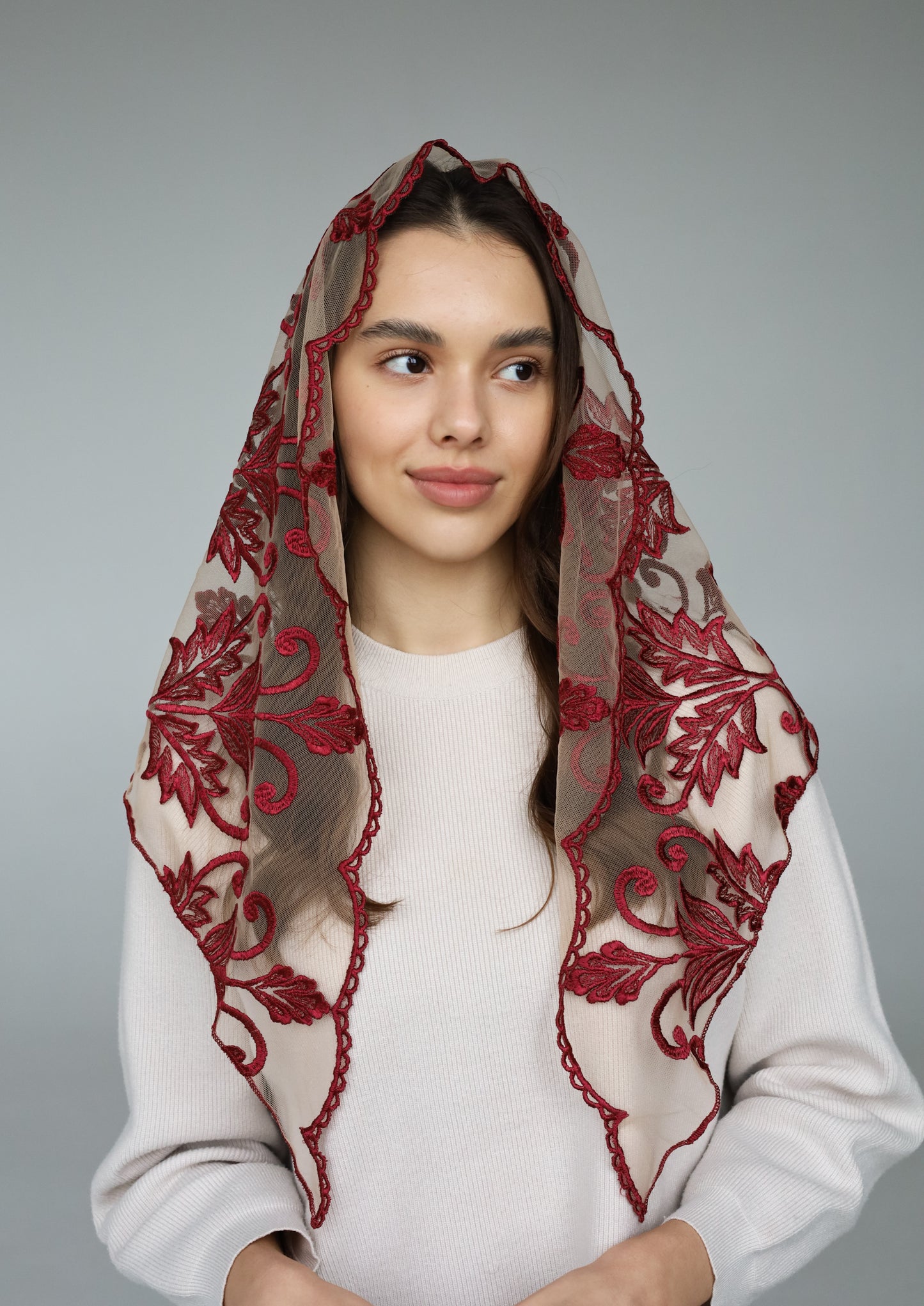 LONG TRIANGLE RED VEIL - MariaVeils