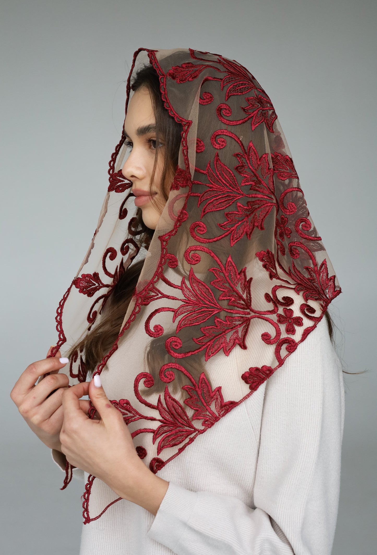 LONG TRIANGLE RED VEIL - MariaVeils