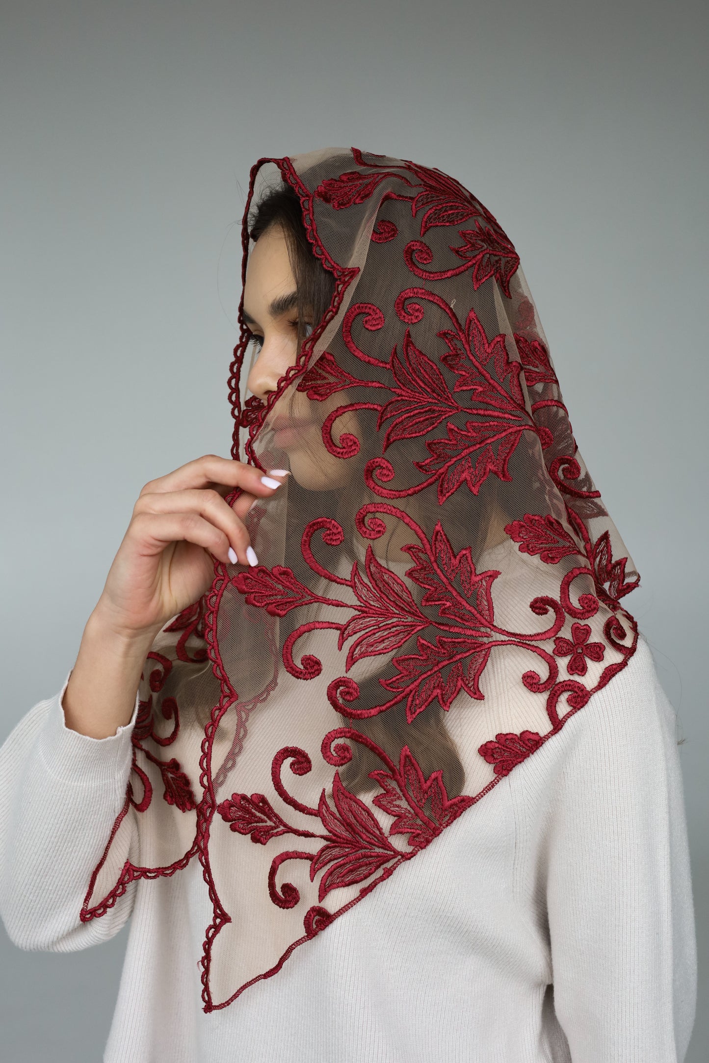 LONG TRIANGLE RED VEIL - MariaVeils