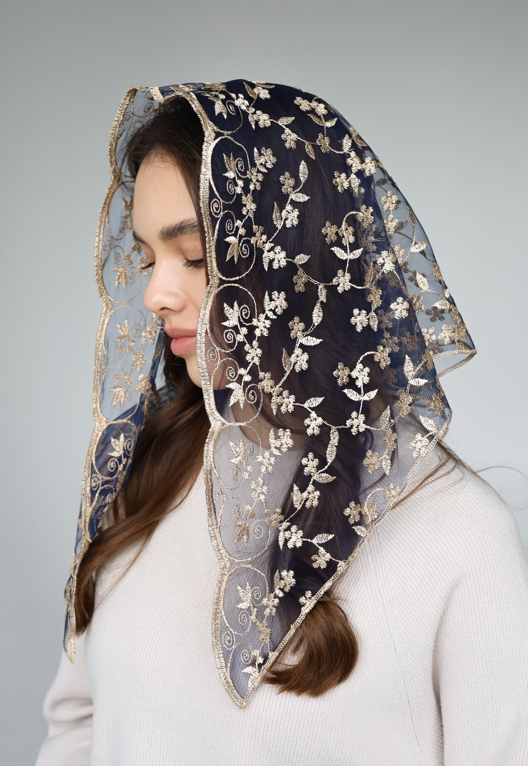 GOLD & BLUE SHORT VEIL - MariaVeils