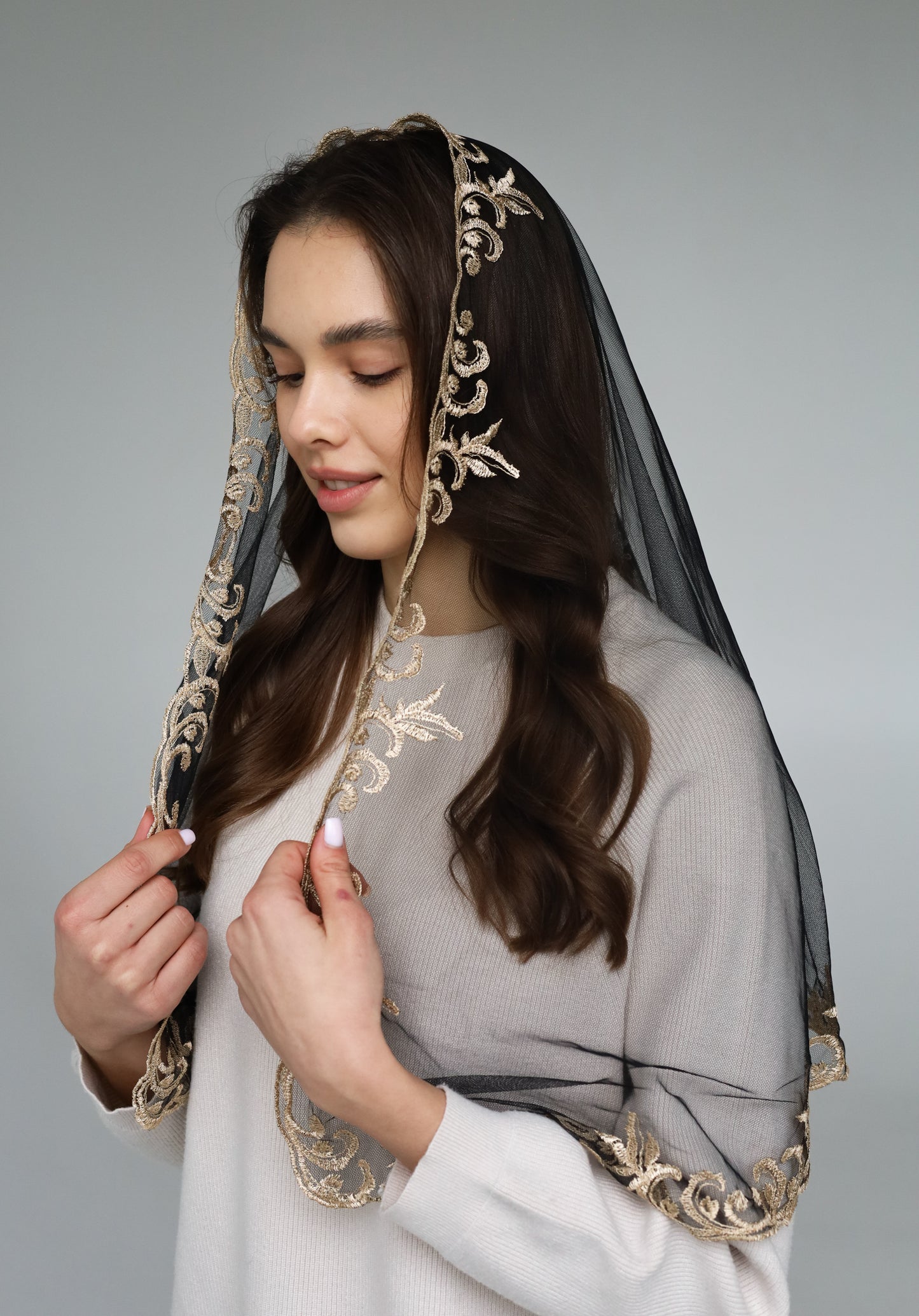 LONG VEIL WITH JESUS EMBERIDERY - MariaVeils
