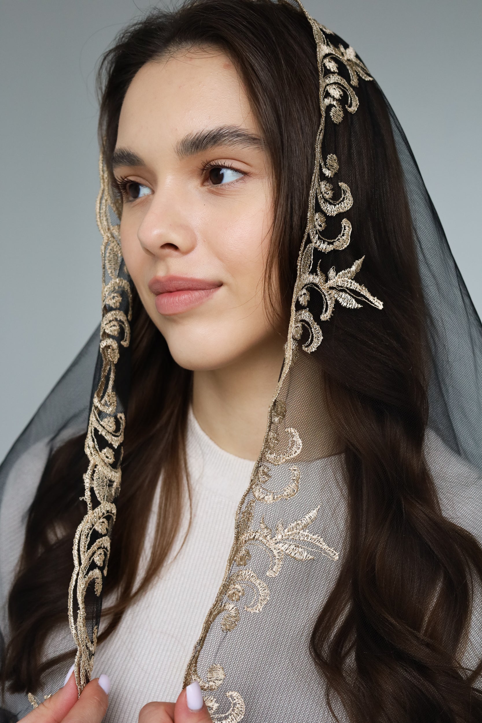 LONG VEIL WITH JESUS EMBERIDERY - MariaVeils